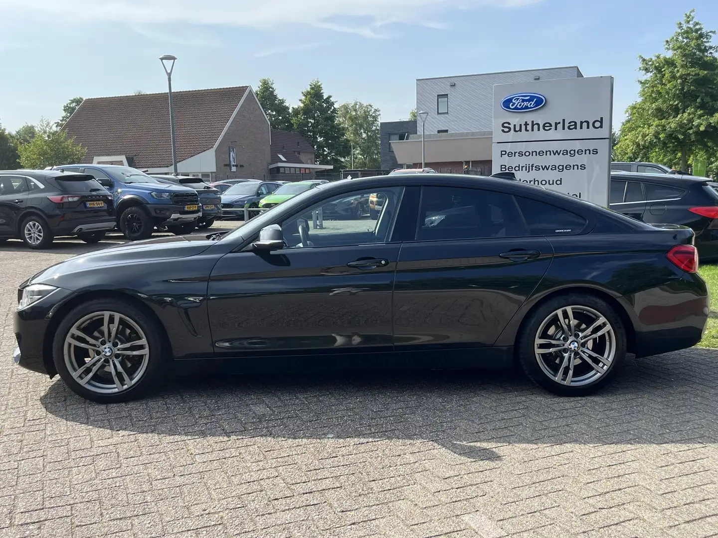 BMW 420 4-serie Gran Coupé 420i High Executive 183pk Autom Zwart - 2