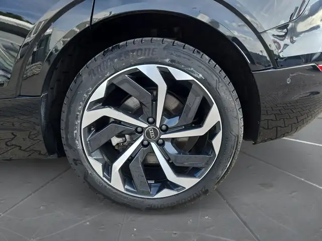 Audi Q8 E-Tron view 15