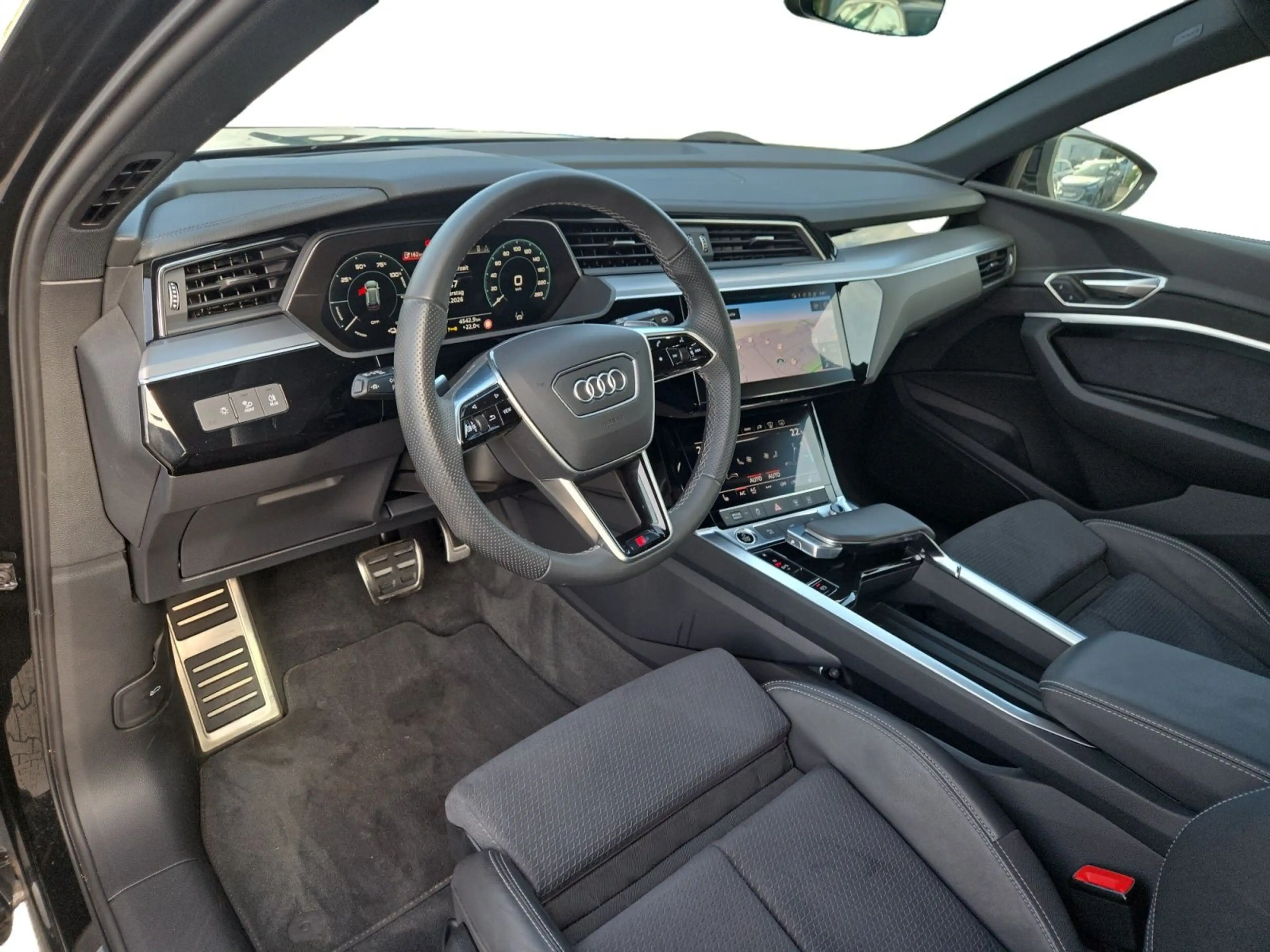 Audi Q8 e-tron S line 55 qu. ACC/HUD/VIRTUAL/PARKASS. — photo 4
