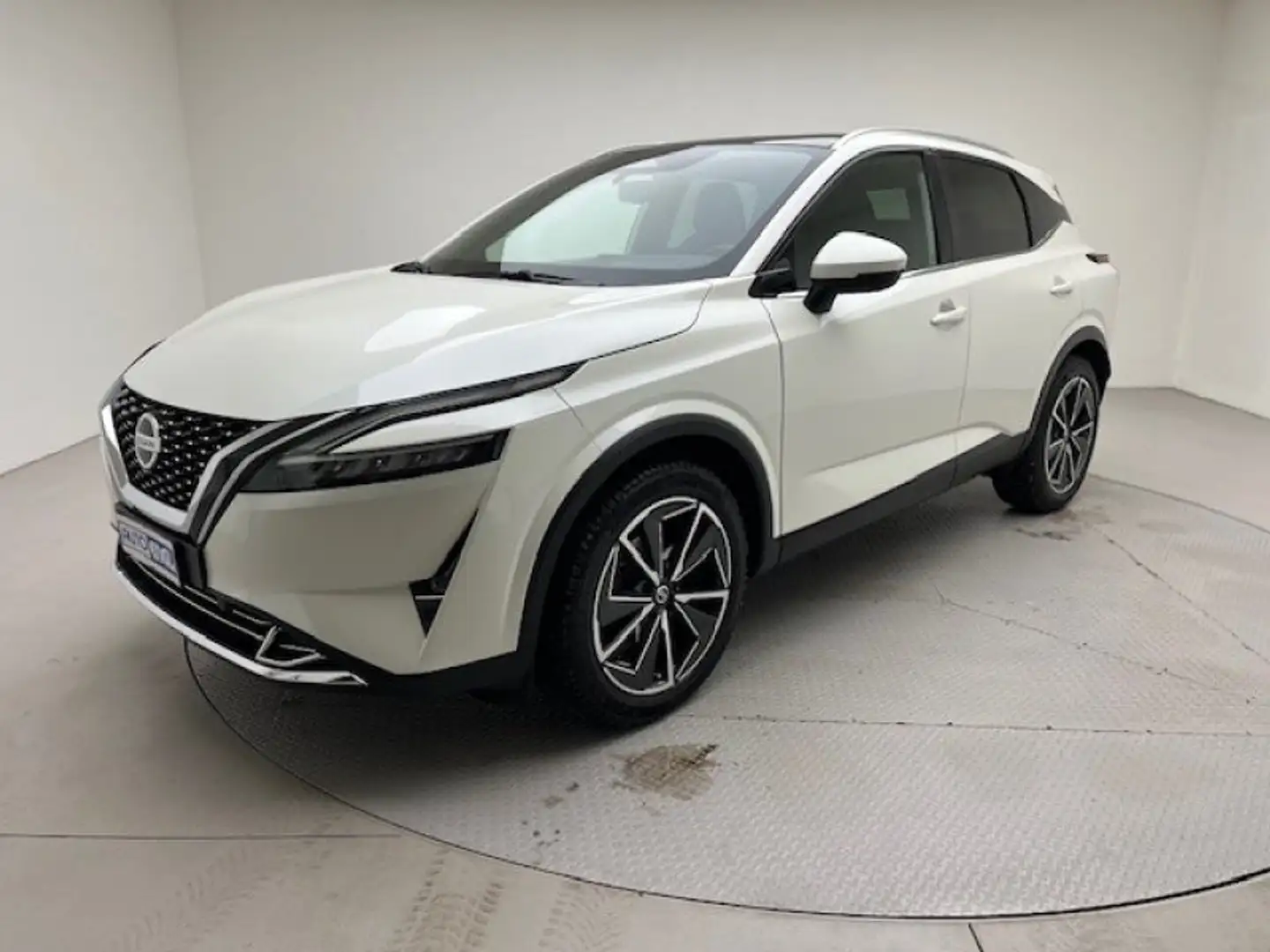Nissan Qashqai 1.3 DIG-T 158 PS MH 4WD Tekna ***Panoramadach, Weiß - 1