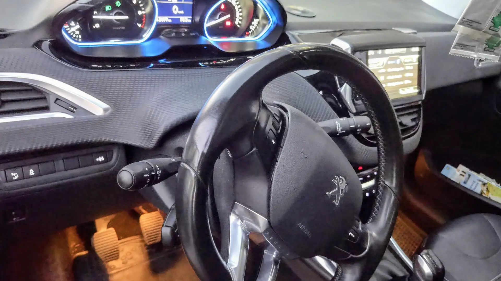 Peugeot 2008 1,6 VTi Allure Öamtc Panorama - 2