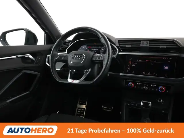 Audi Q3 view 13