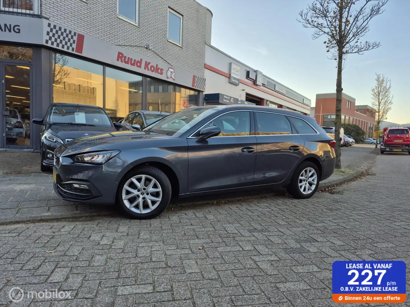 SEAT Leon SPORTSTOURER 1.5 TSI STYLE LAUNCH EDITION Gris - 1
