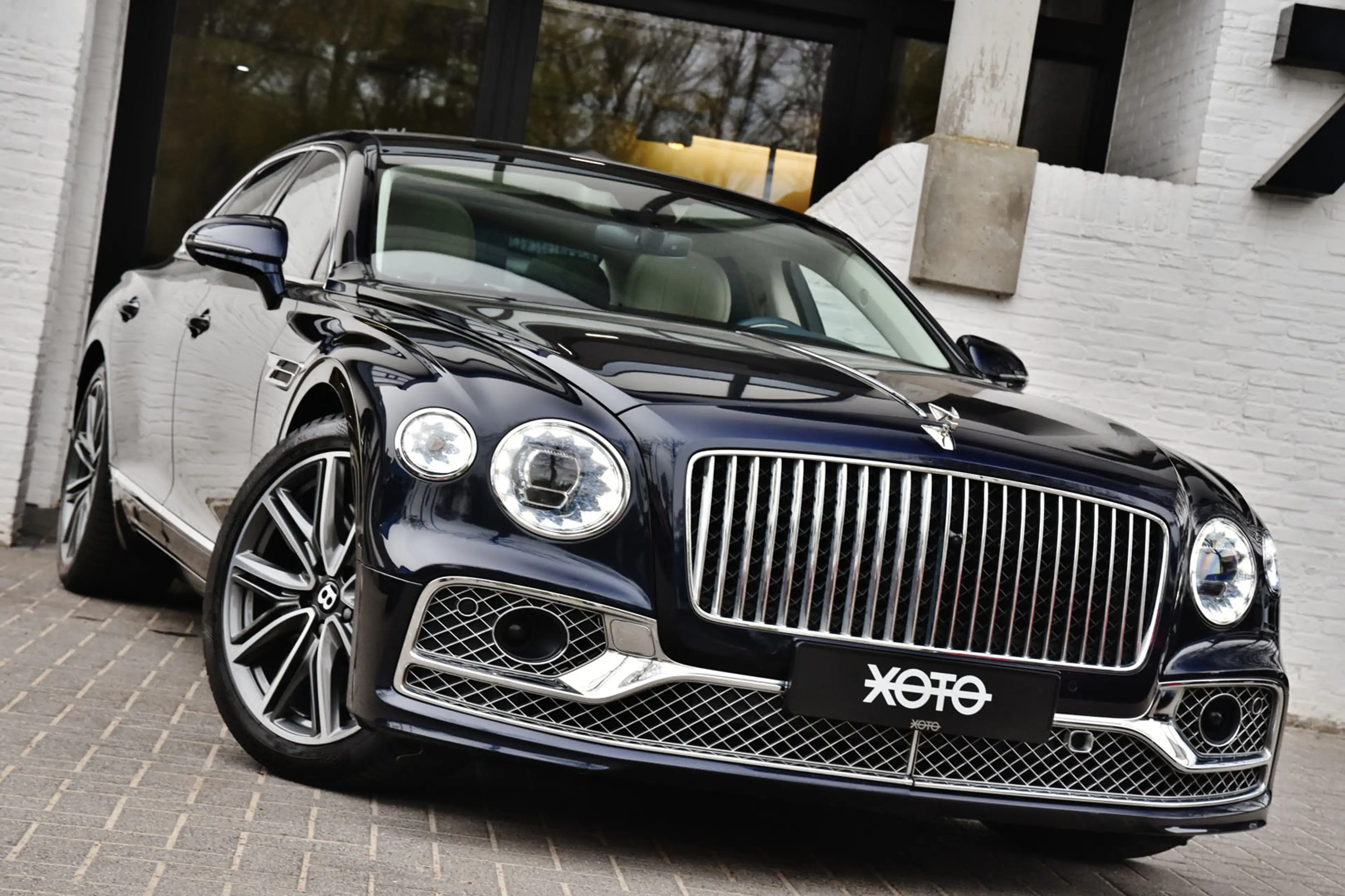 Bentley Flying Spur 2.9I PHEV HYBRID AZURE *** 1HD. / NP: € 272.000 *** — photo 2