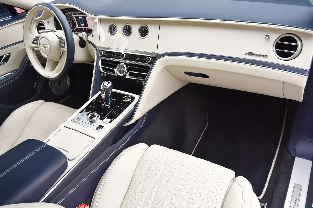 Bentley Flying Spur 2023 — фото 13