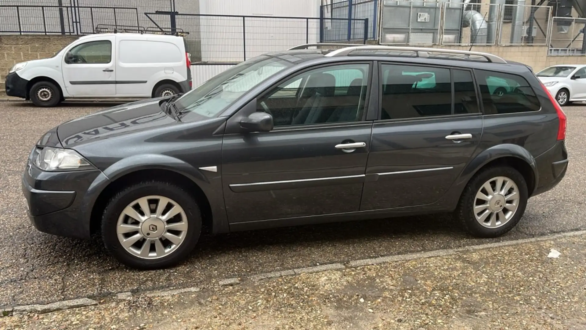 Renault Megane Grand Tour 1.9dCi Exception Negro - 1