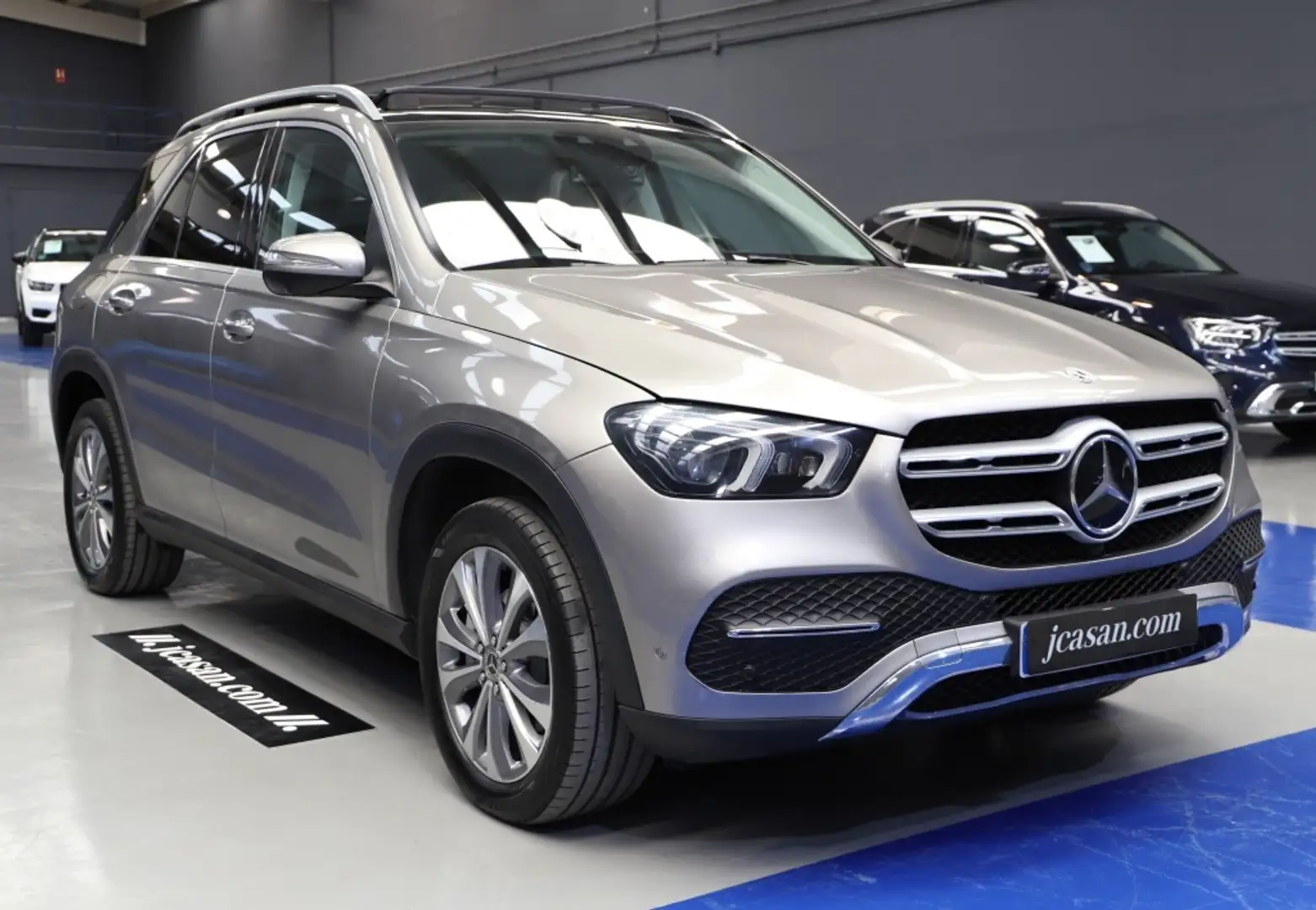 Mercedes-Benz GLE 300 300d 4Matic Aut. Gris - 2