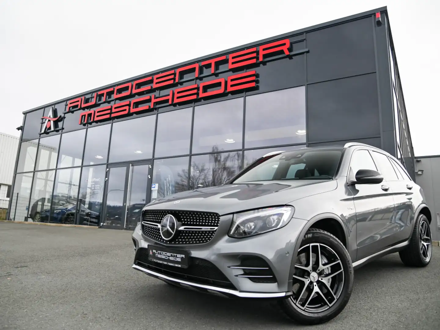 Mercedes-Benz GLC 43 AMG 4Matic Vollleder* COMAND* Standheiz.* Grau - 1