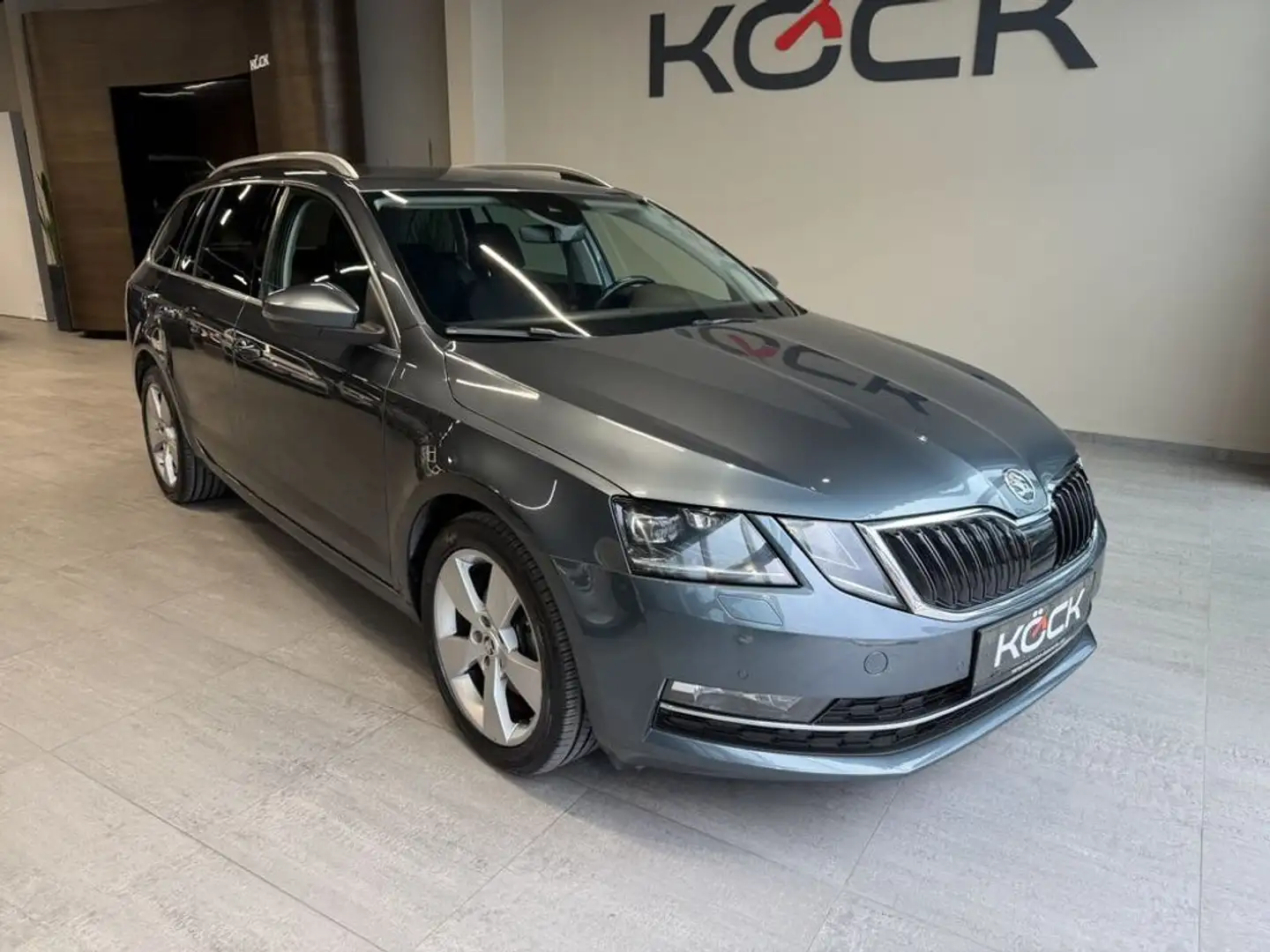 Skoda Octavia Style 4x4 Limited DSG Grau - 2