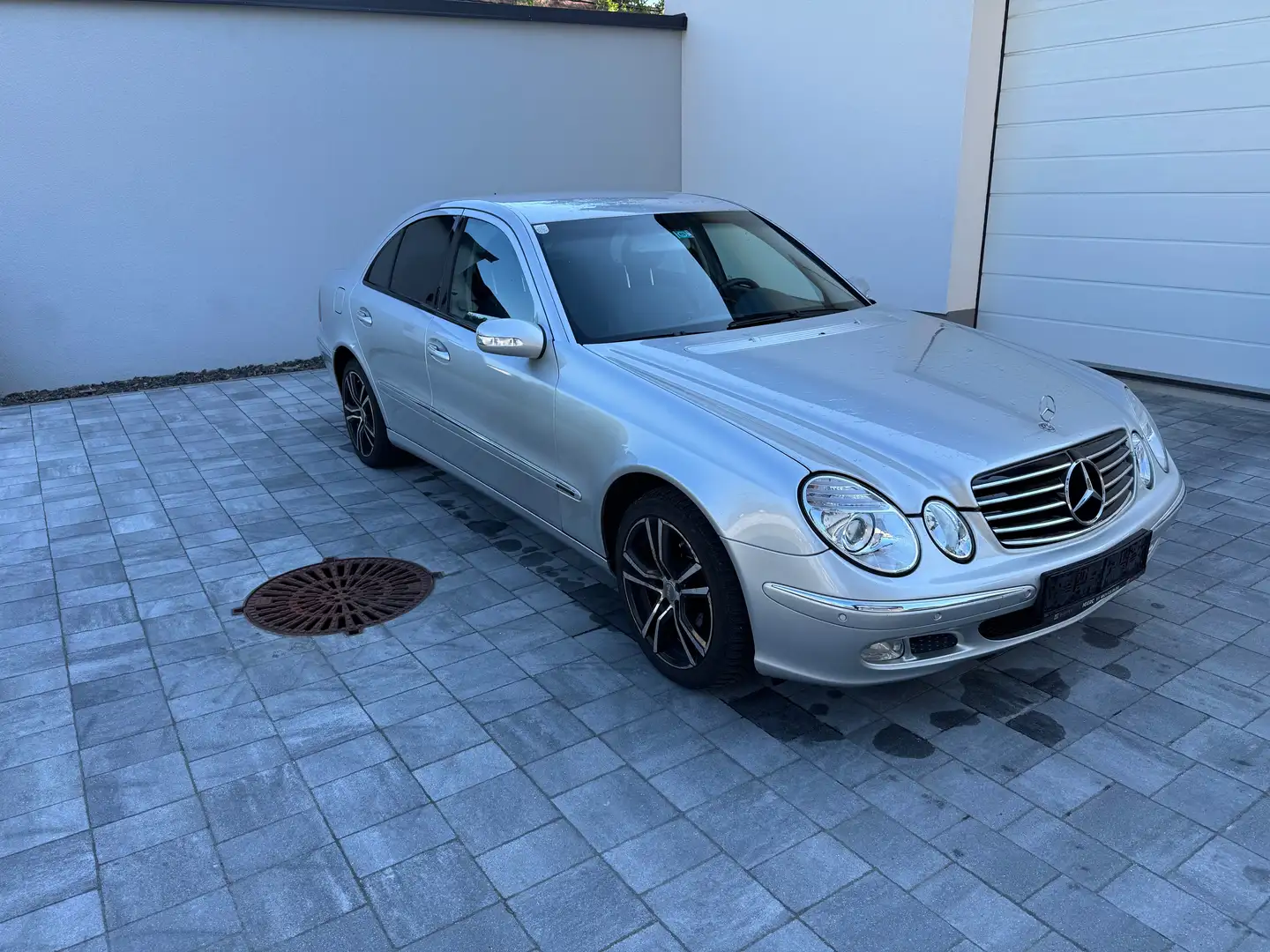 Mercedes-Benz E 220 E 220 Elegance CDI Sequentronic Elegance Silber - 2