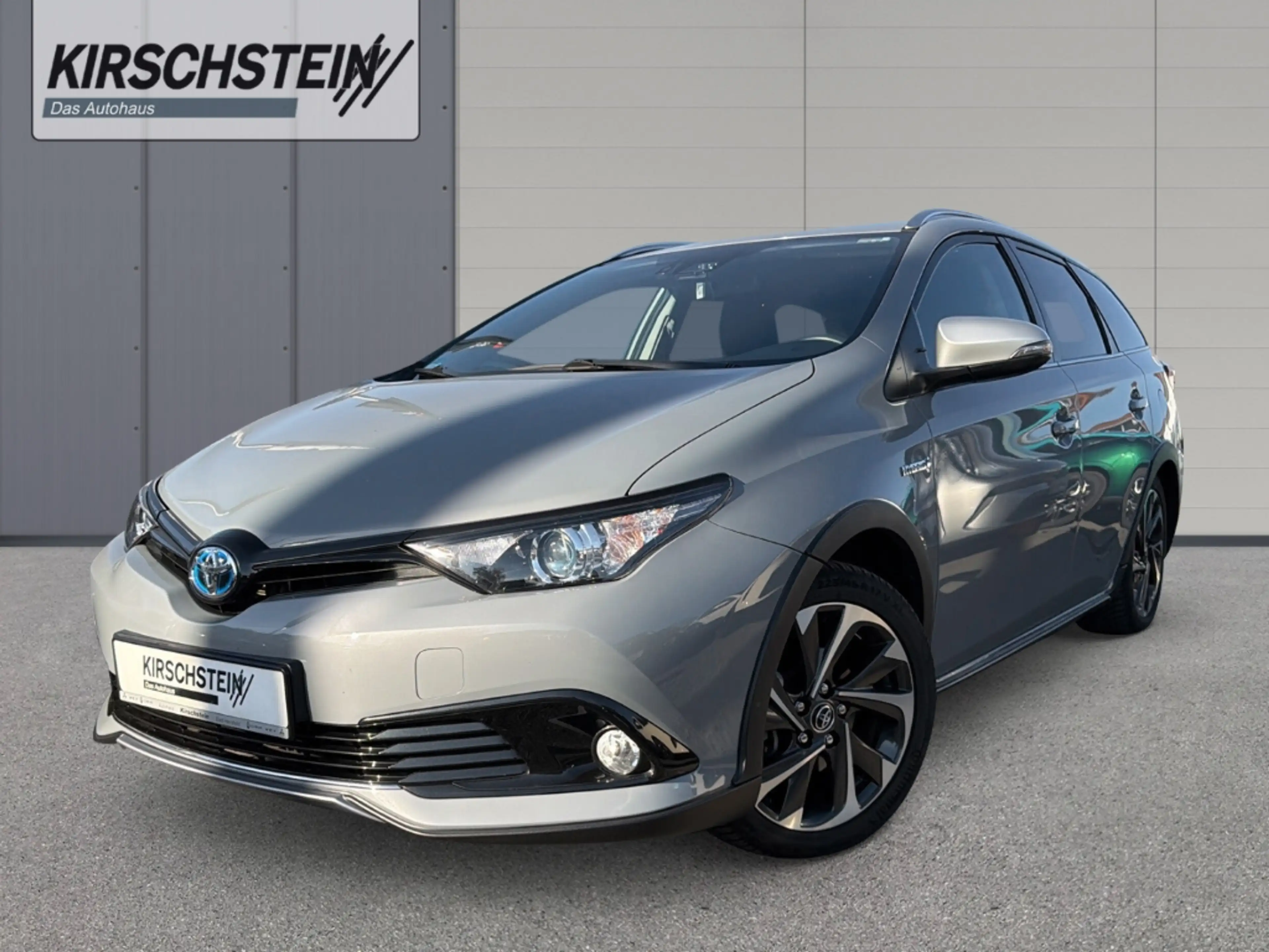 Toyota Auris Touring Sports Hybrid Free Style AHK Navi