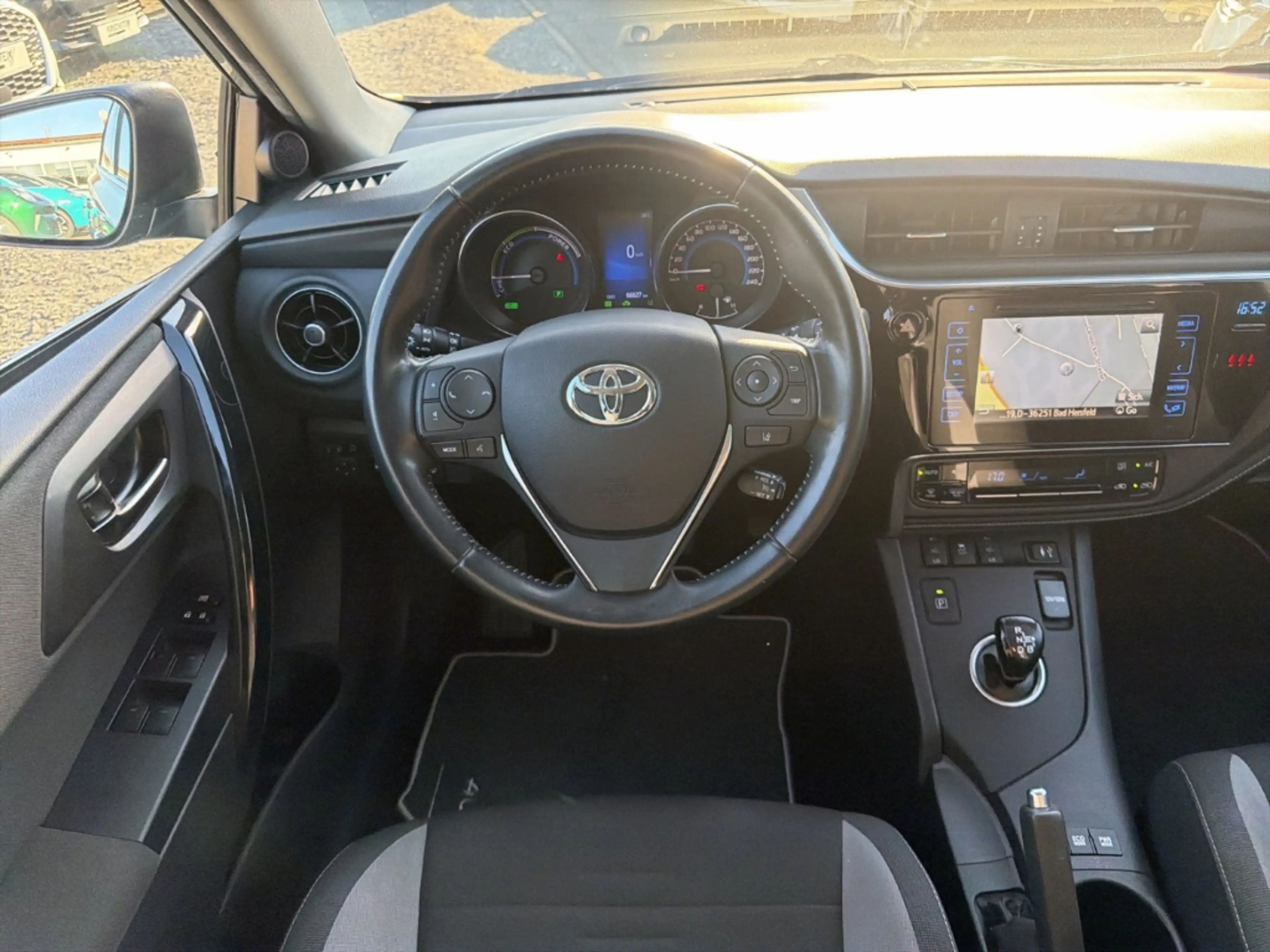 Toyota Auris Touring Sports Hybrid Free Style AHK Navi — photo 10