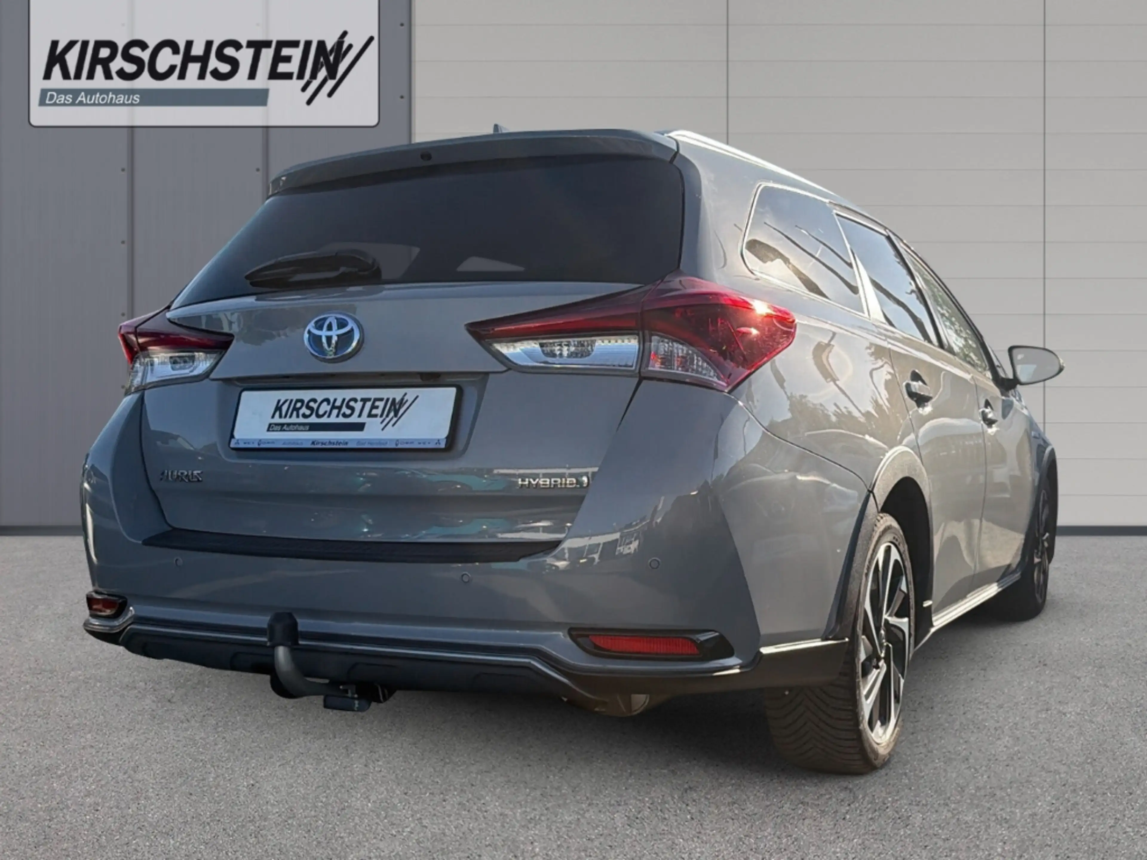 Toyota Auris Touring Sports Hybrid Free Style AHK Navi — photo 3