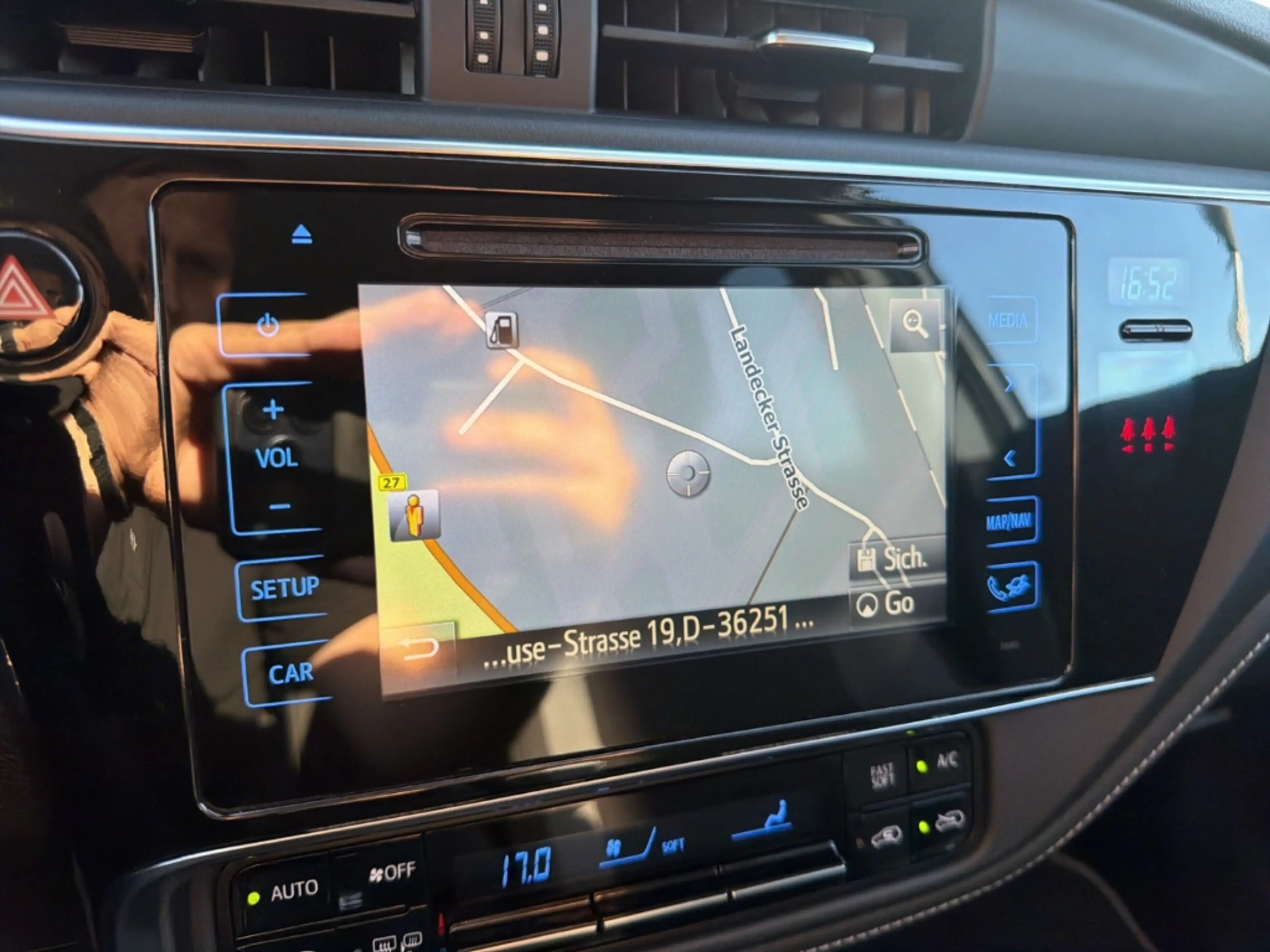 Toyota Auris Touring Sports Hybrid Free Style AHK Navi — photo 14