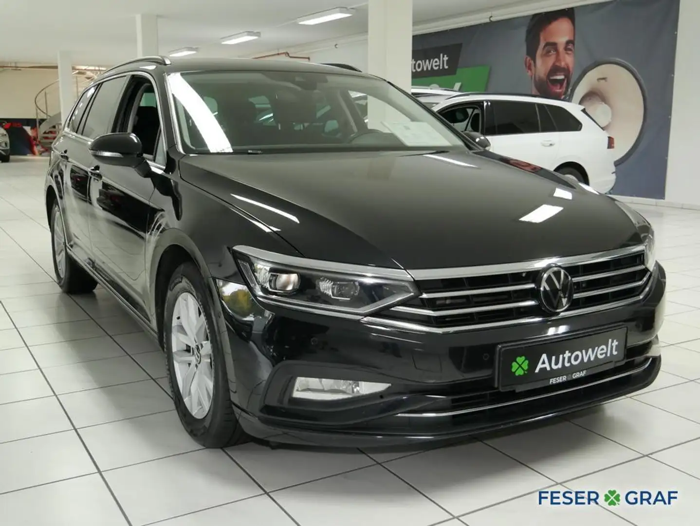 Volkswagen Passat Variant Business 2.0 TDI, RFK, LED, NAVI Zwart - 2