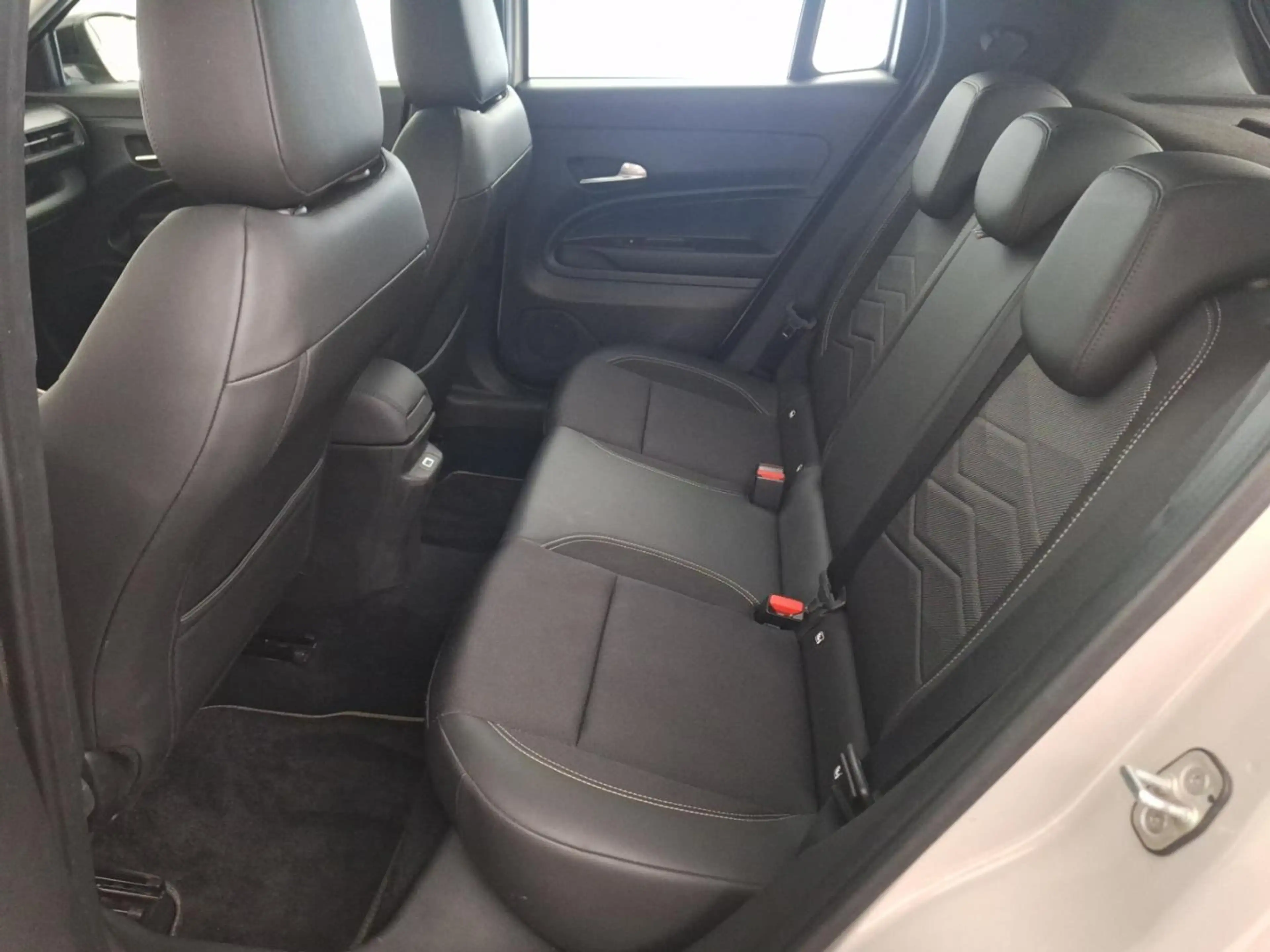Jeep Avenger ALTITUDE *CARPLAY*CAMERA EN SENSOREN ACHTER*DAB*GP — photo 9