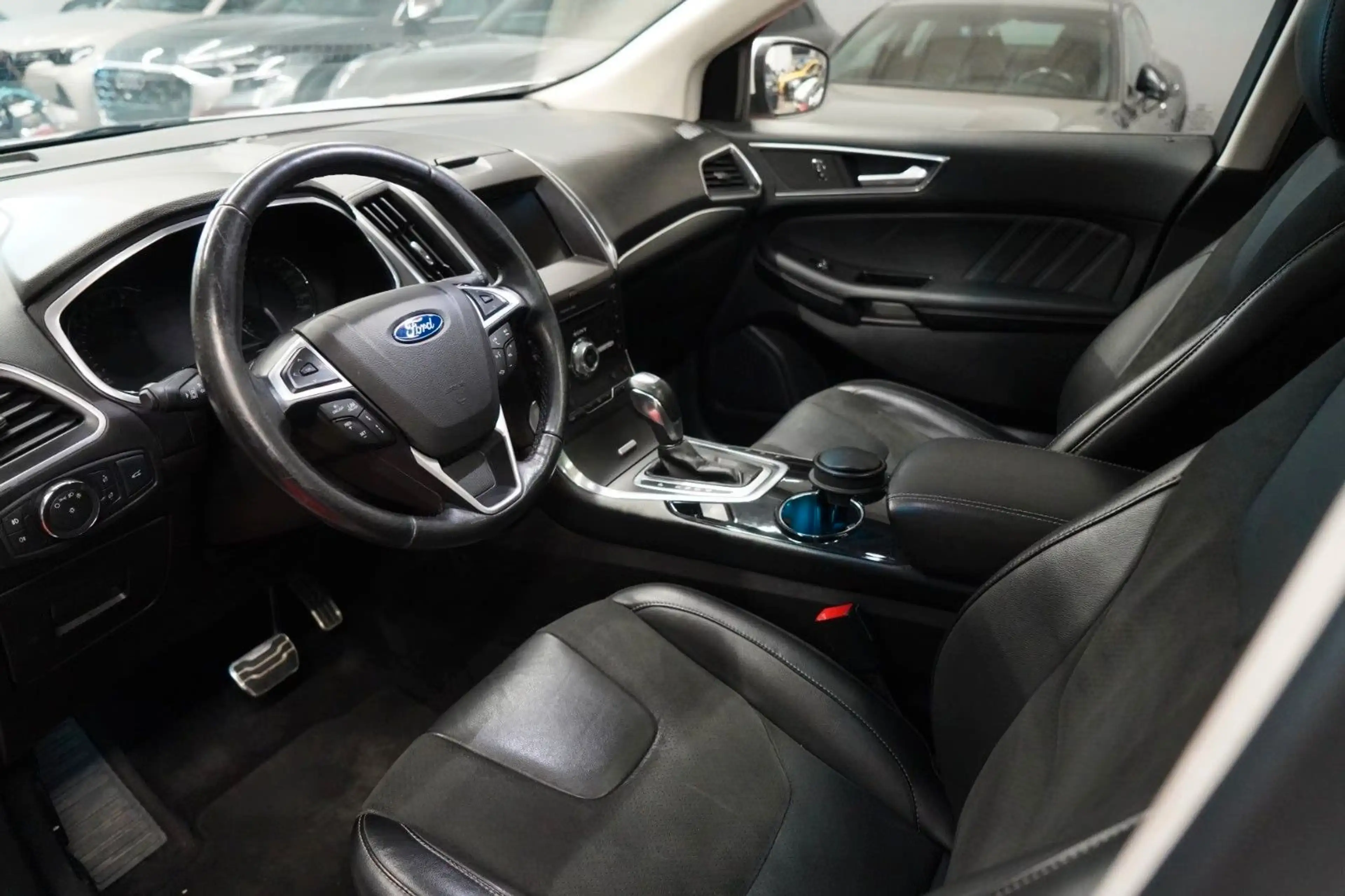 Ford Edge Sport 4x4*Unfallfrei*Navi*Pano* — photo 14