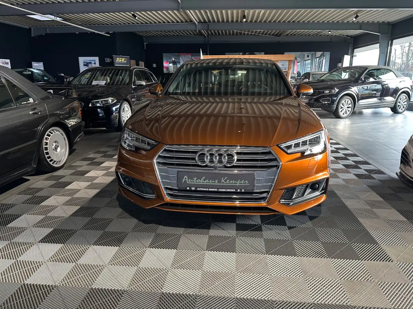 Audi A4 Lim. Sport Ultra Audi Exclusive / Individual Bruin - 2