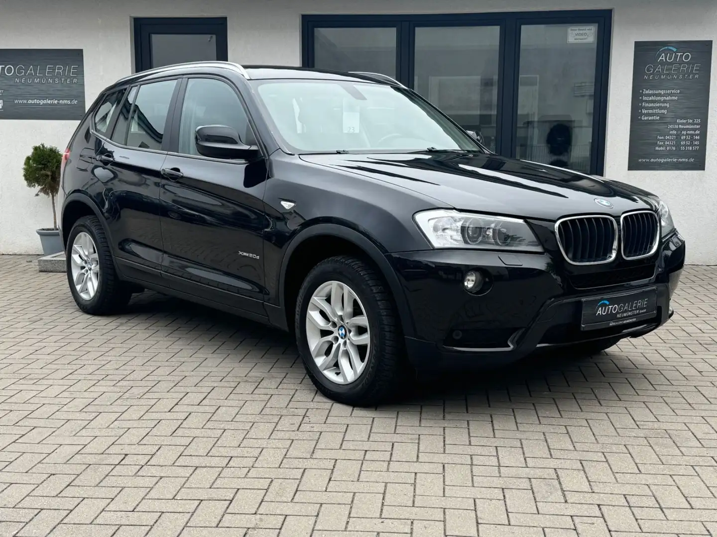 BMW X3 xDrive 20 d°Klima°AHK°Bi-Xenon°Tempo°SHZ°PDC Zwart - 2