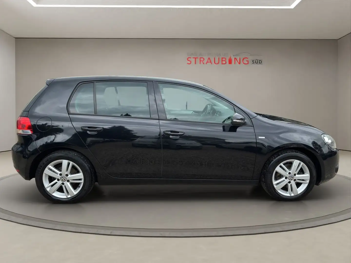 Volkswagen Golf VI Match 1.6 TDI KLIMAAUTO*SHZG*PDC*AHK*EU5 Schwarz - 2