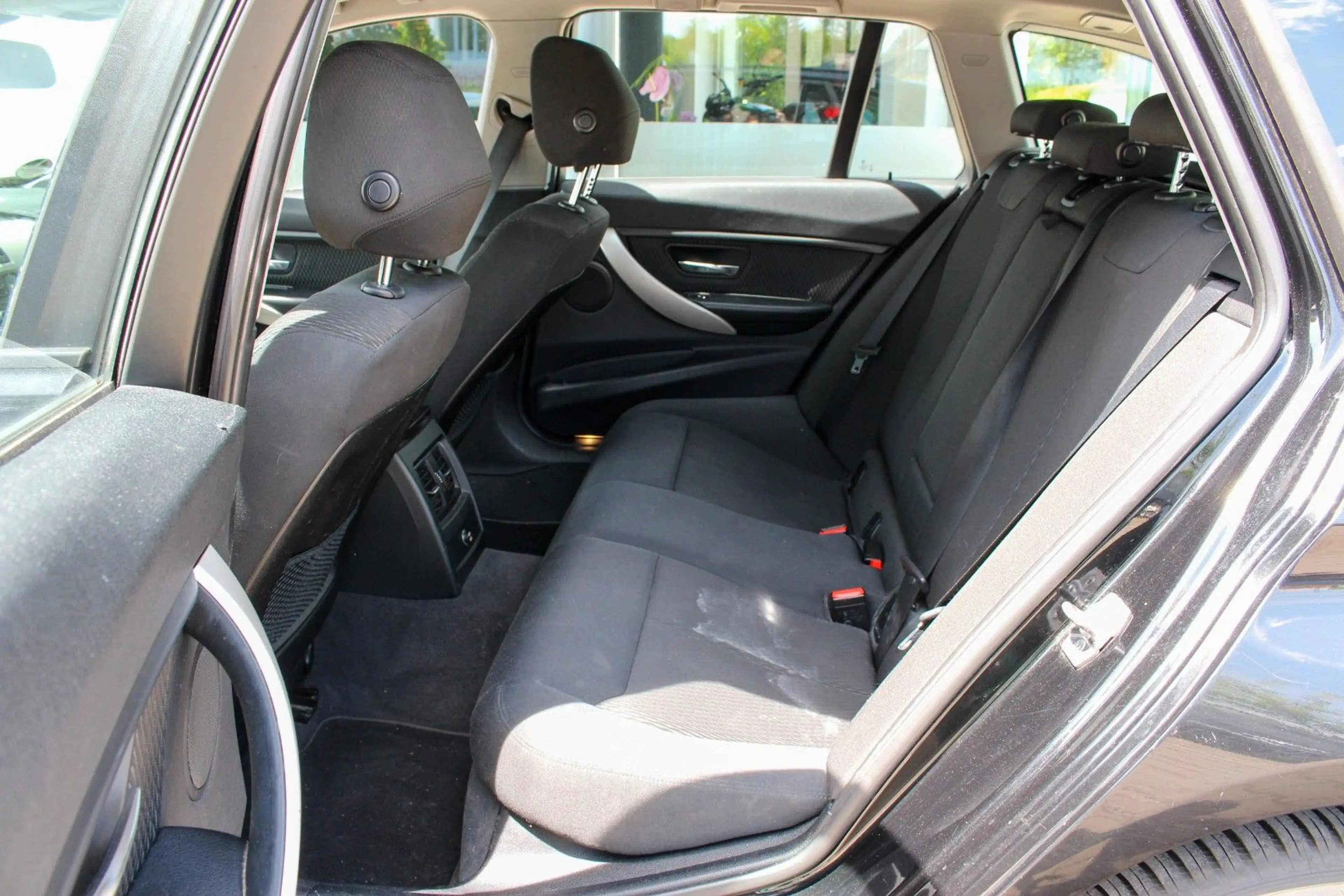 BMW 316 d Touring / NAVI BUSINESS / SITZHEIZUNG / PDC — photo 13