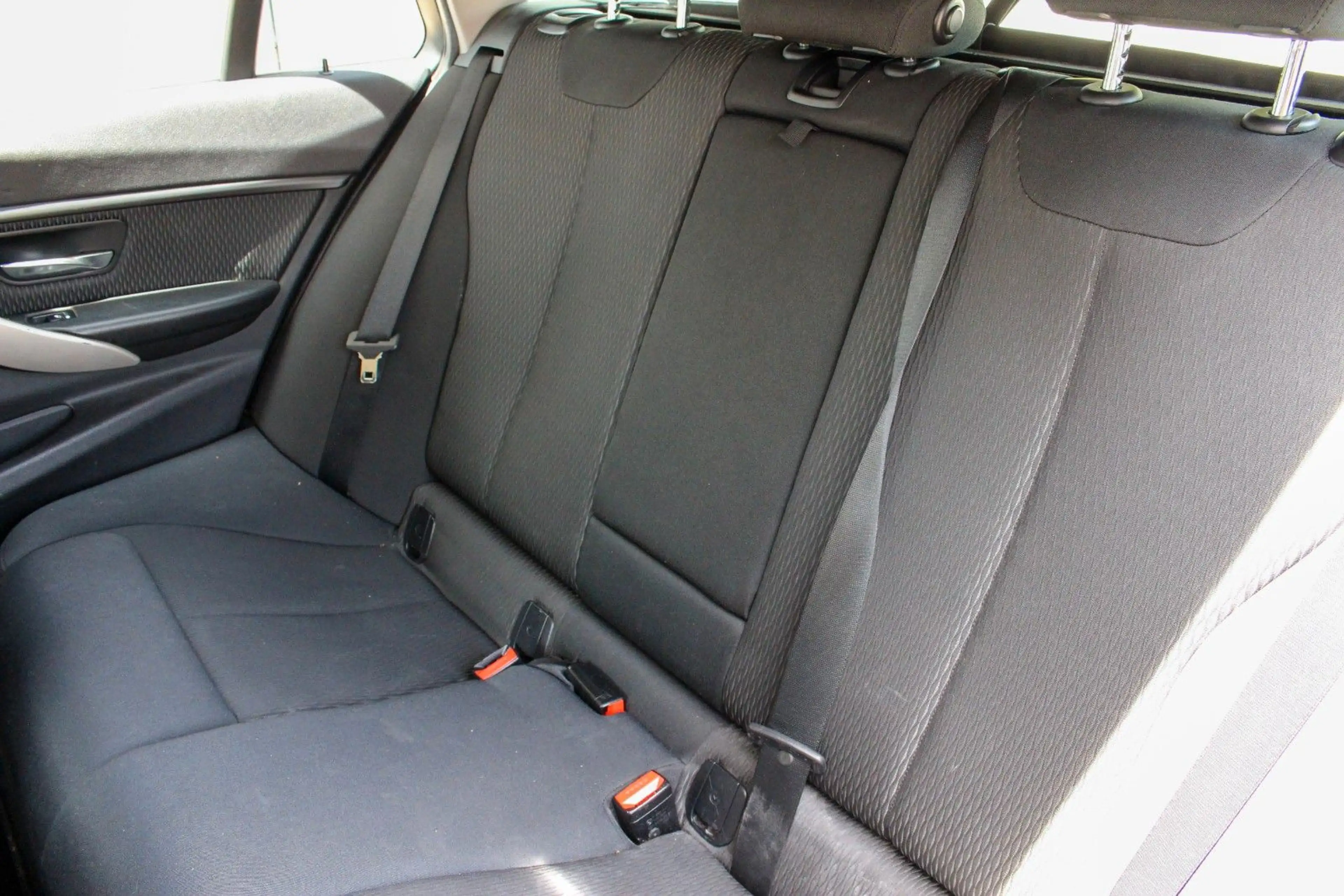 BMW 316 d Touring / NAVI BUSINESS / SITZHEIZUNG / PDC — photo 14