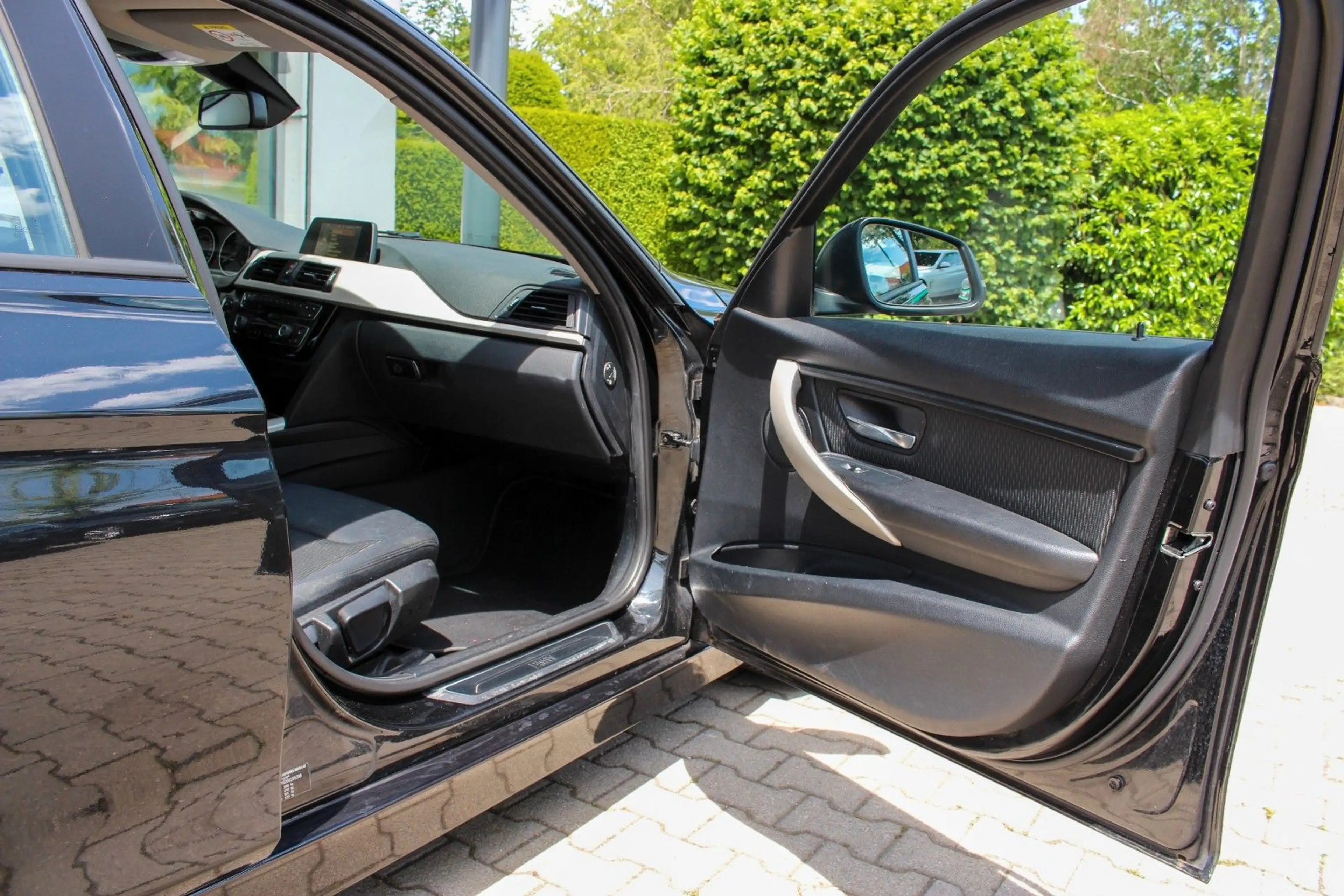 BMW 316 d Touring / NAVI BUSINESS / SITZHEIZUNG / PDC — photo 15