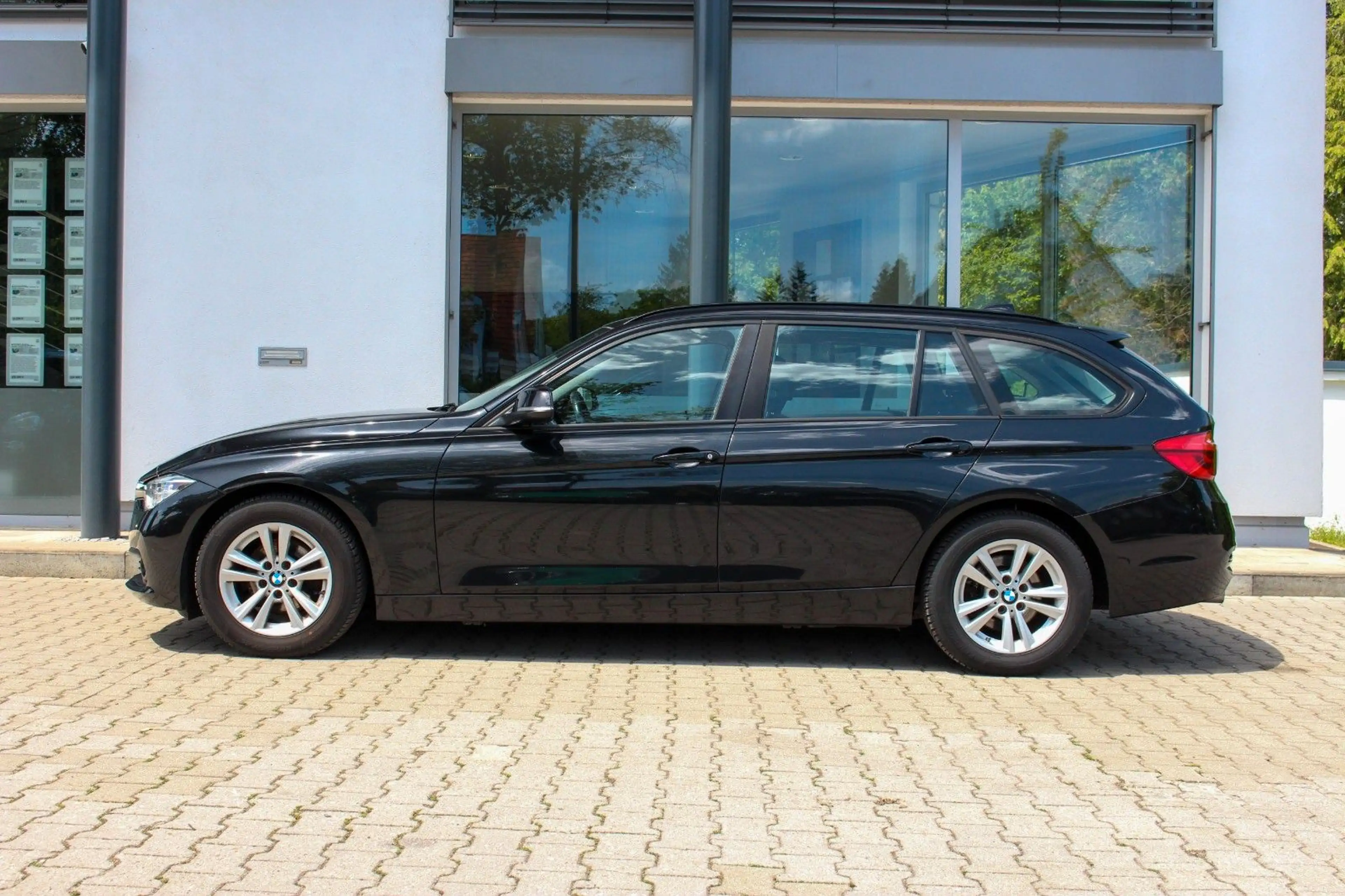 BMW 316 d Touring / NAVI BUSINESS / SITZHEIZUNG / PDC — photo 8