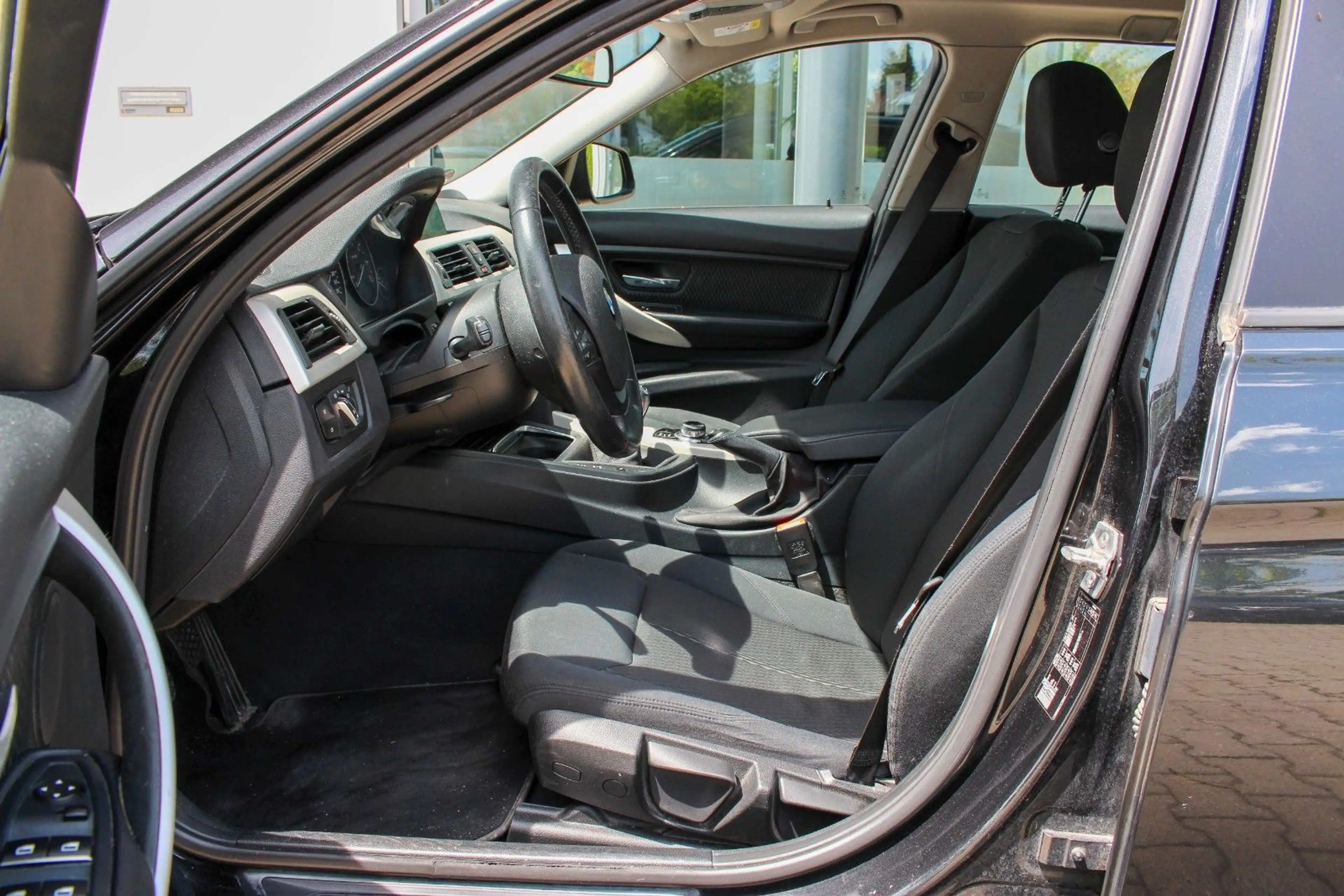 BMW 316 d Touring / NAVI BUSINESS / SITZHEIZUNG / PDC — photo 10