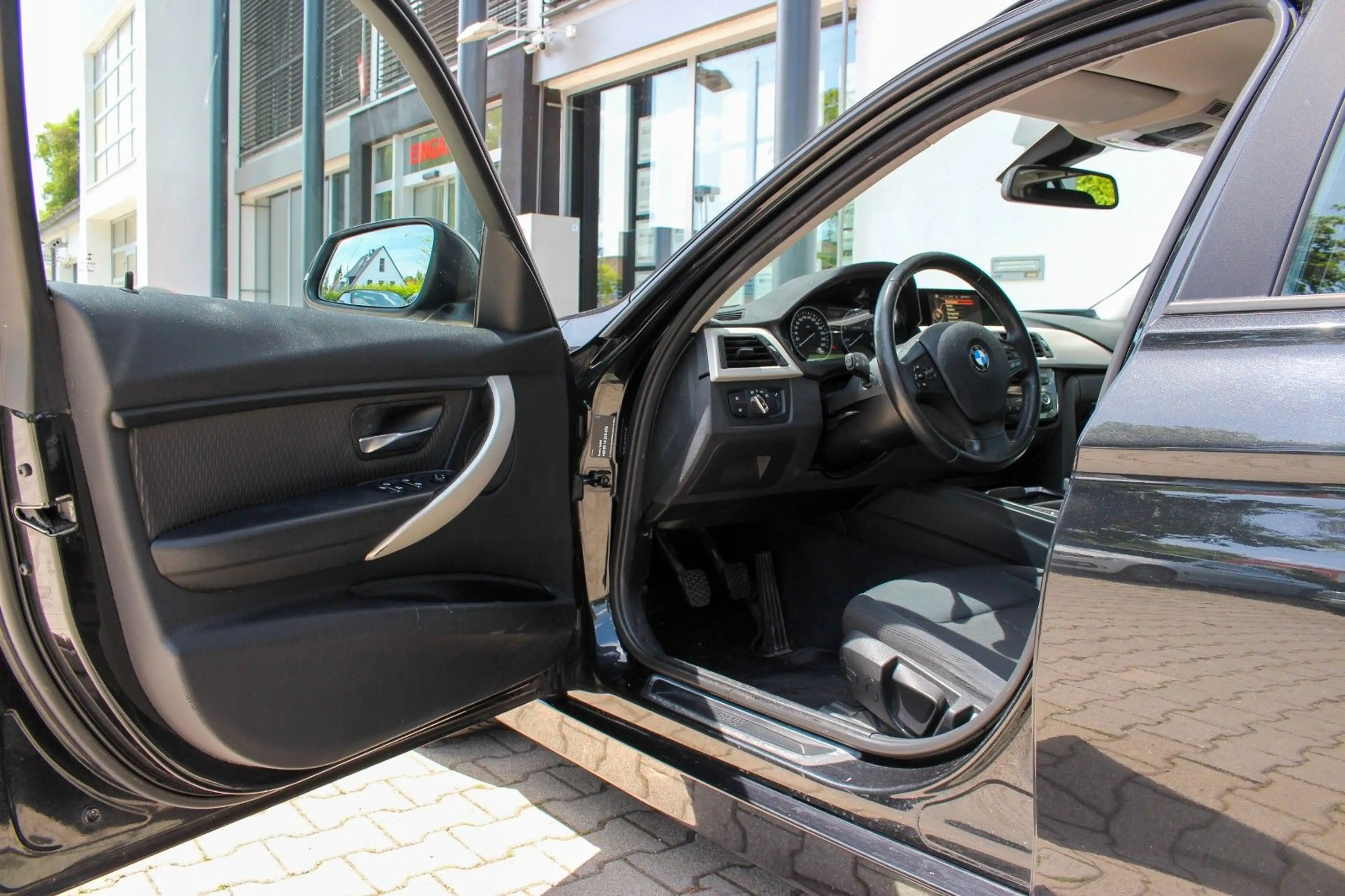BMW 316 d Touring / NAVI BUSINESS / SITZHEIZUNG / PDC — photo 9