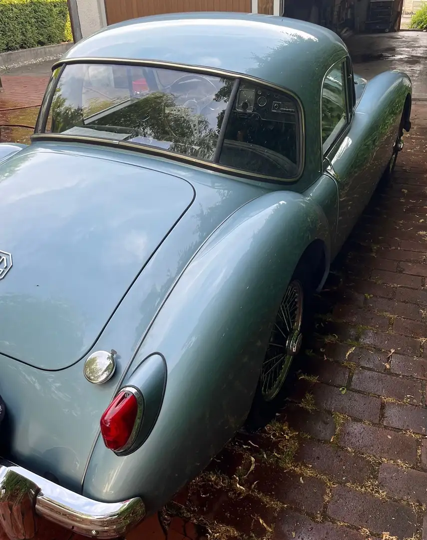 MG MGA Blau - 2