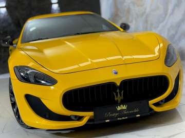 MC Sportpaket V8 460PS*GIALLO GELB*MC SITZE*CARBON