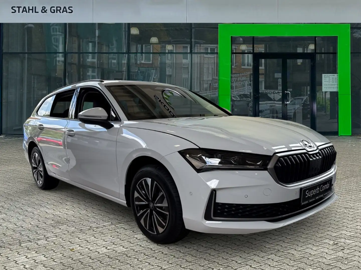 Skoda Superb Combi Selection 2,0 TDI 110 kW 7-Gang-DSG AHK-klap Weiß - 1