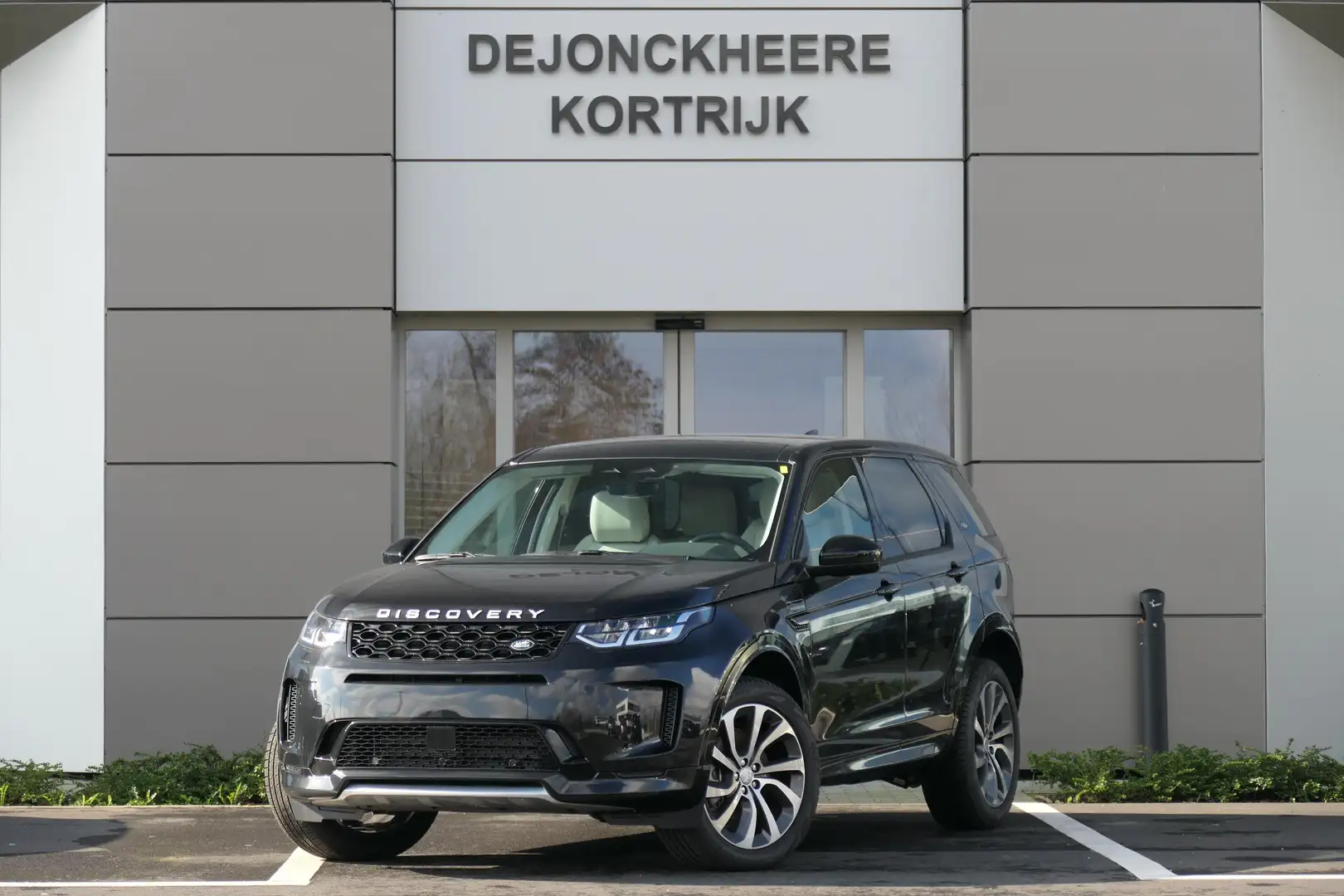 Land Rover Discovery Sport -2.0 200PK S AWD AUT. Zwart - 1