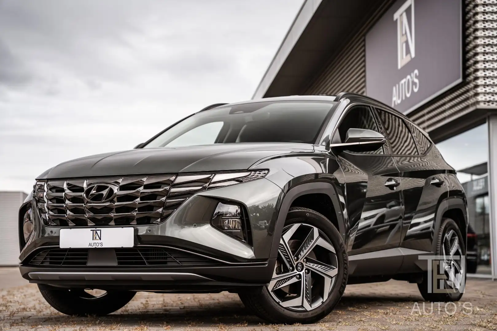 Hyundai TUCSON 1.6 T-GDI PHEV Comfort Smart 4WD | Camera | Keyles Grijs - 2