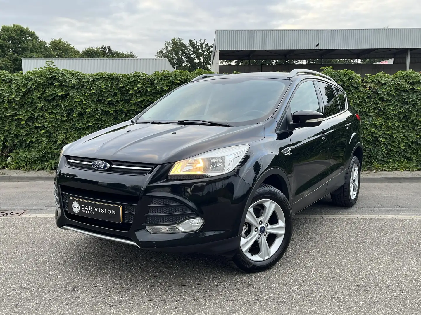 Ford Kuga 1.5 Edition * Navi * Airco * Cruise * Apk 07-2026 Zwart - 1