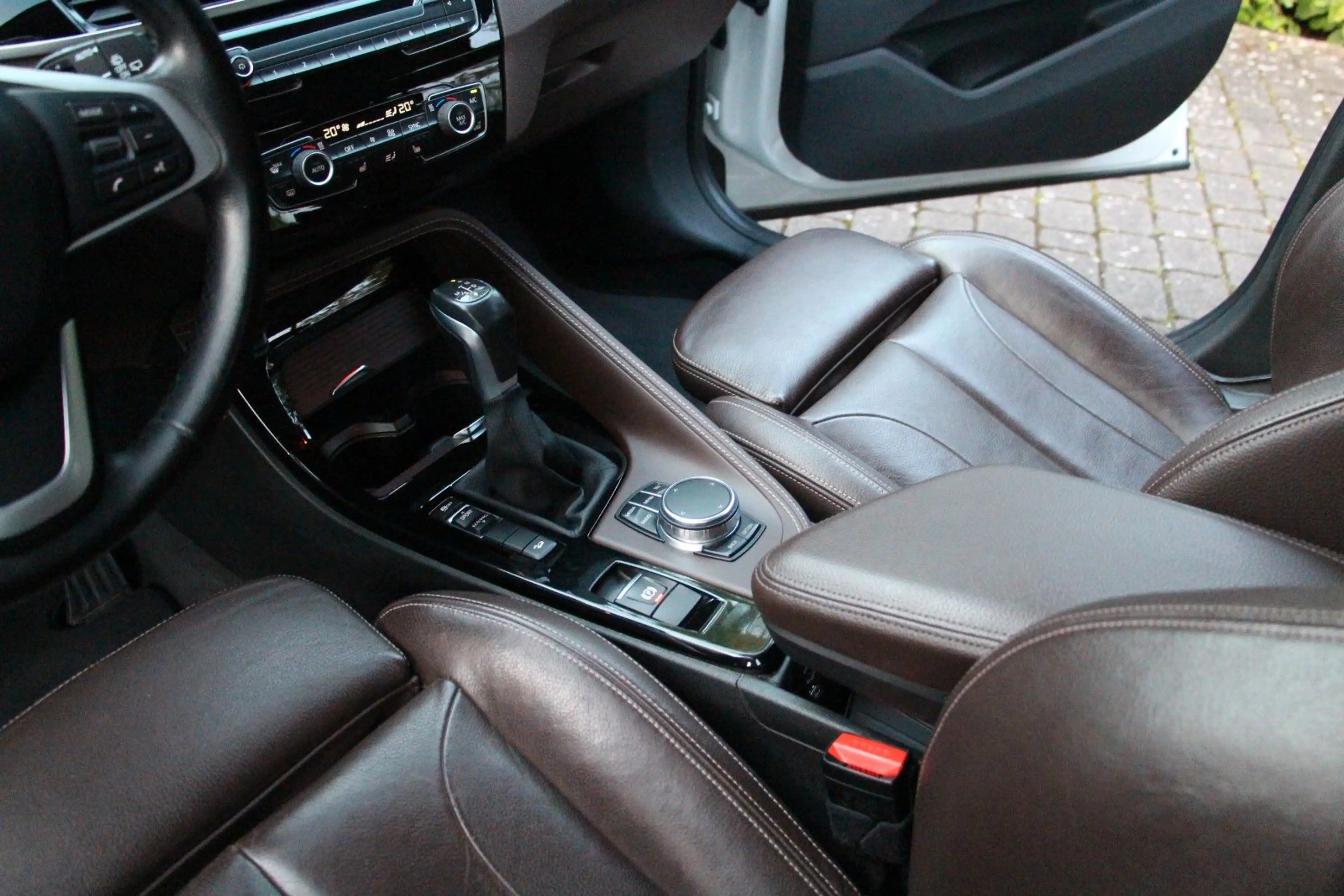 BMW X1 xDrive 25 d xLine AHK/Ambiente/HUD/Leder/Navi — photo 12