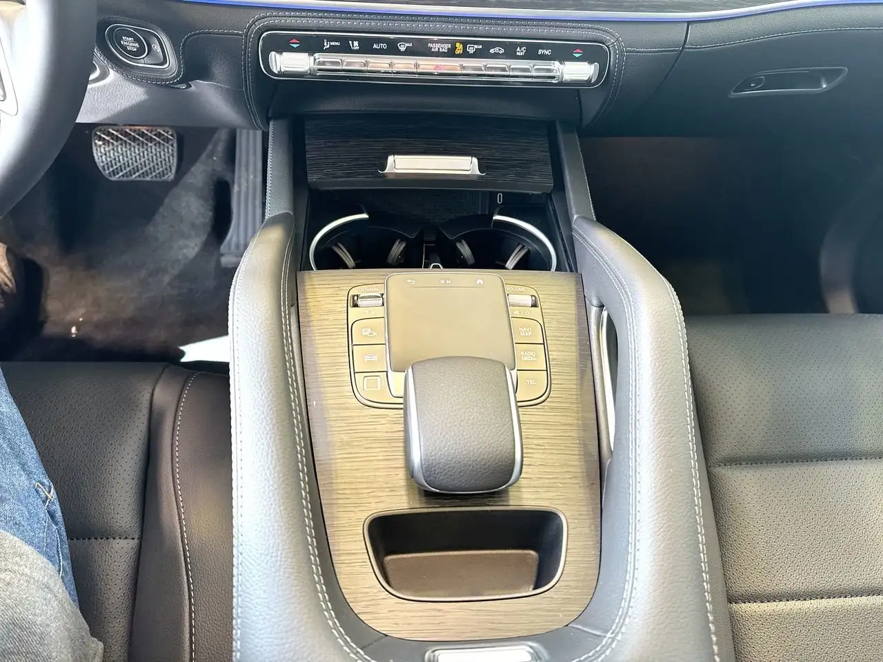 Mercedes-Benz GLE снимка Mercedes-Benz GLE