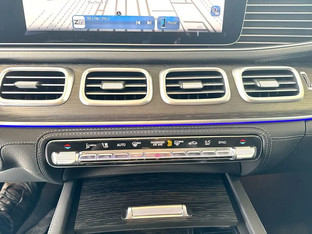 Mercedes-Benz GLE снимка Mercedes-Benz GLE