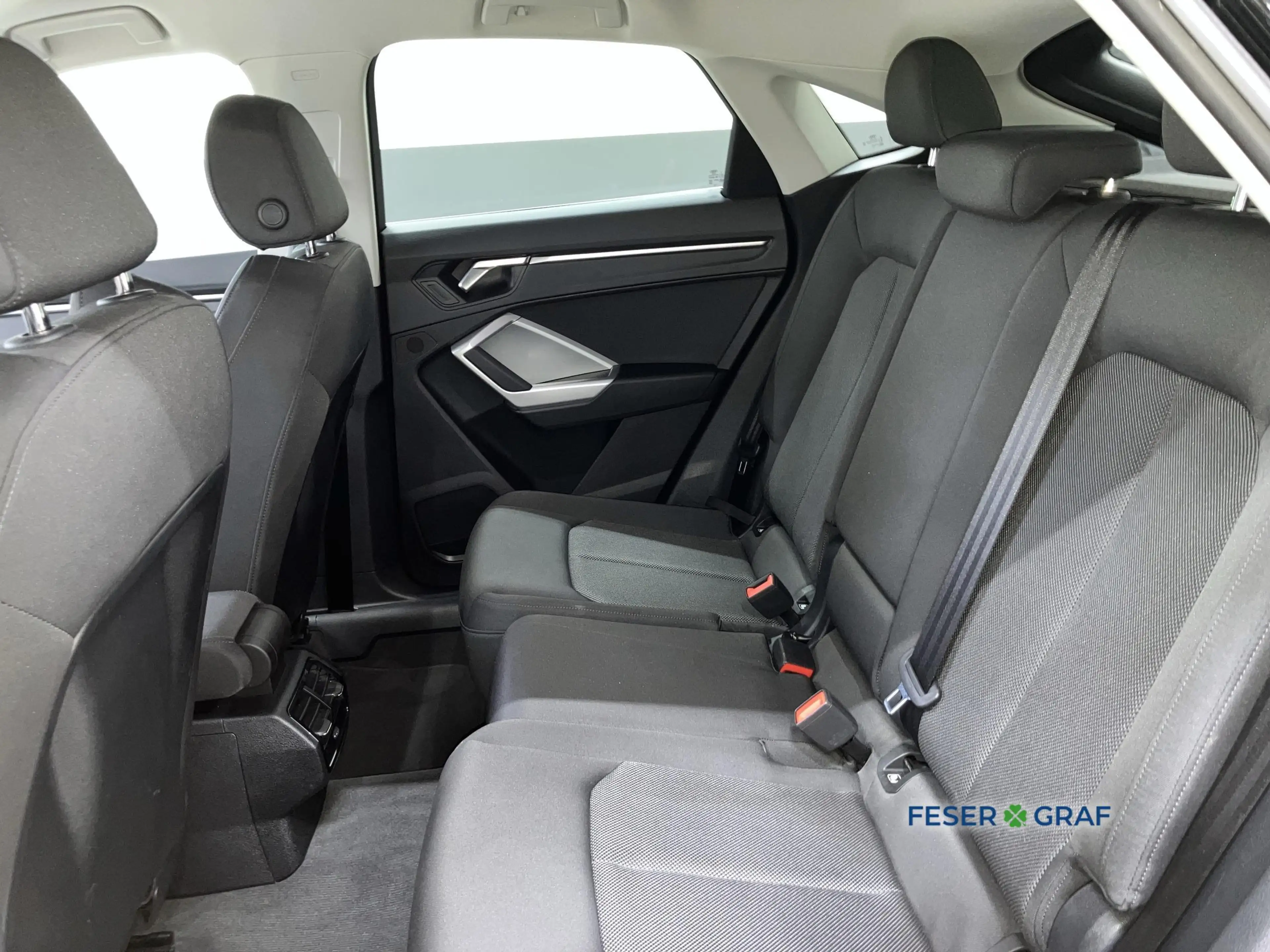 Audi Q3 Sportback S line 35 TDI qu. S tronic AHK Navi — photo 9