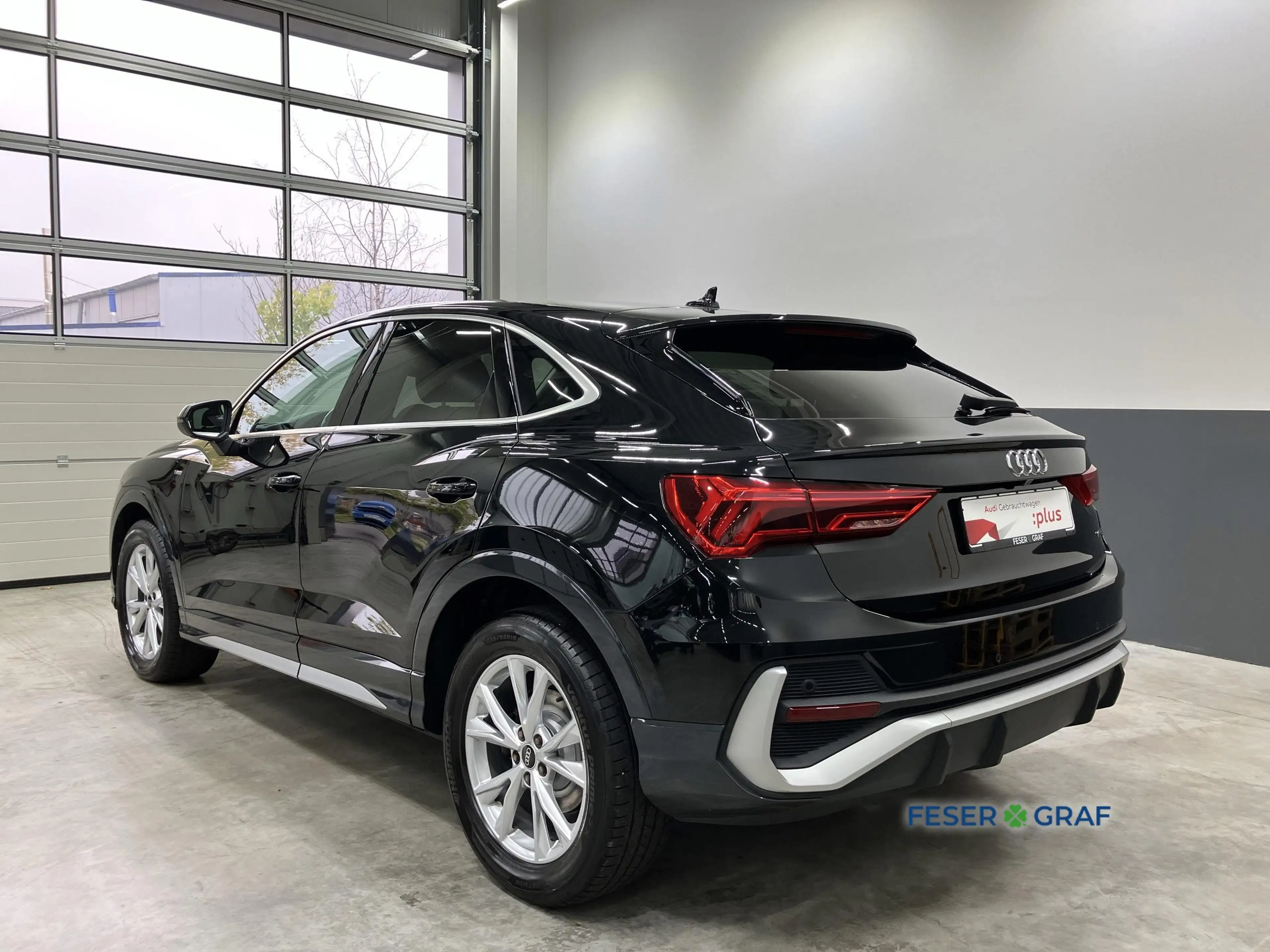 Audi Q3 Sportback S line 35 TDI qu. S tronic AHK Navi — photo 4