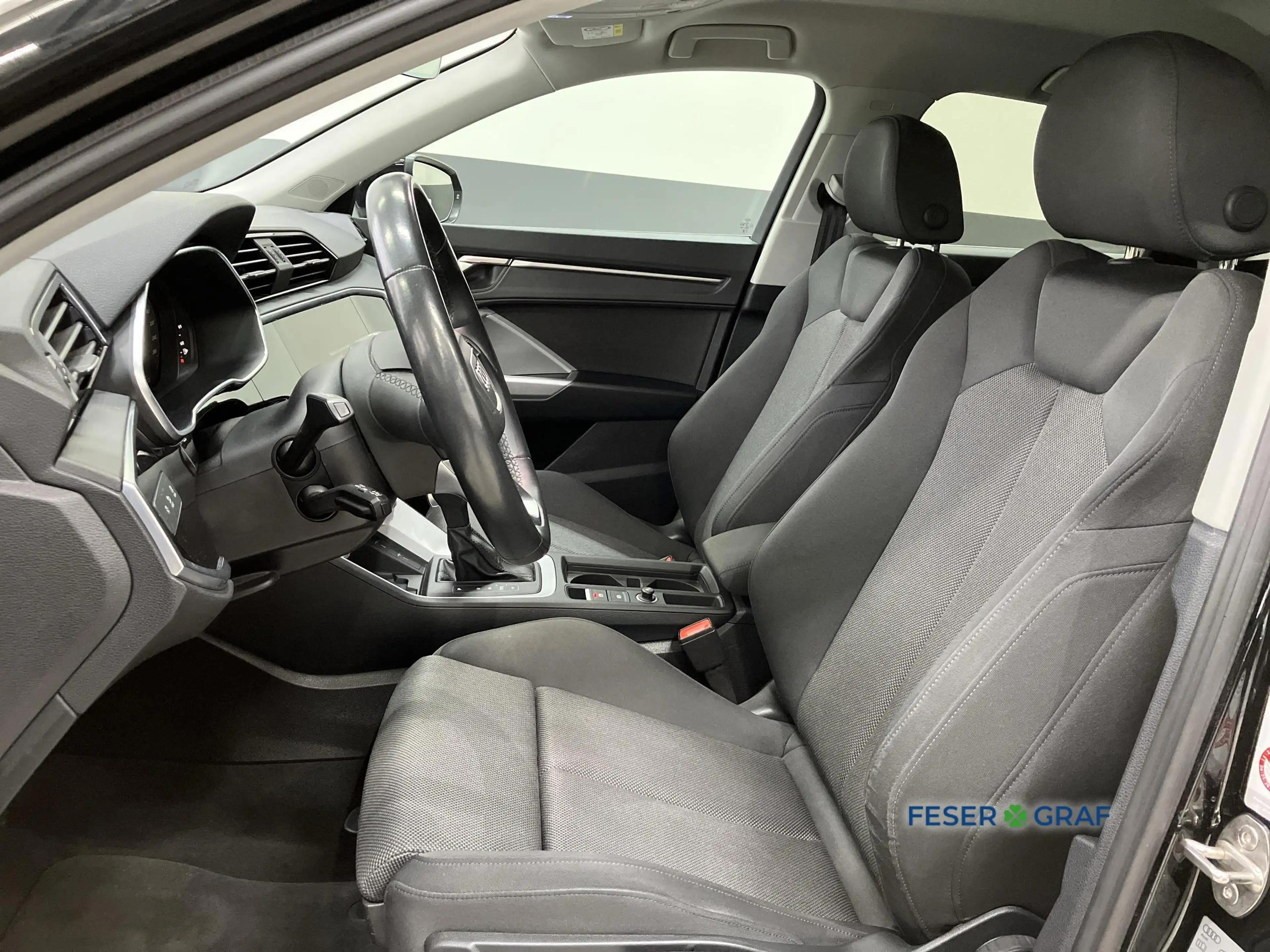 Audi Q3 Sportback S line 35 TDI qu. S tronic AHK Navi — photo 6