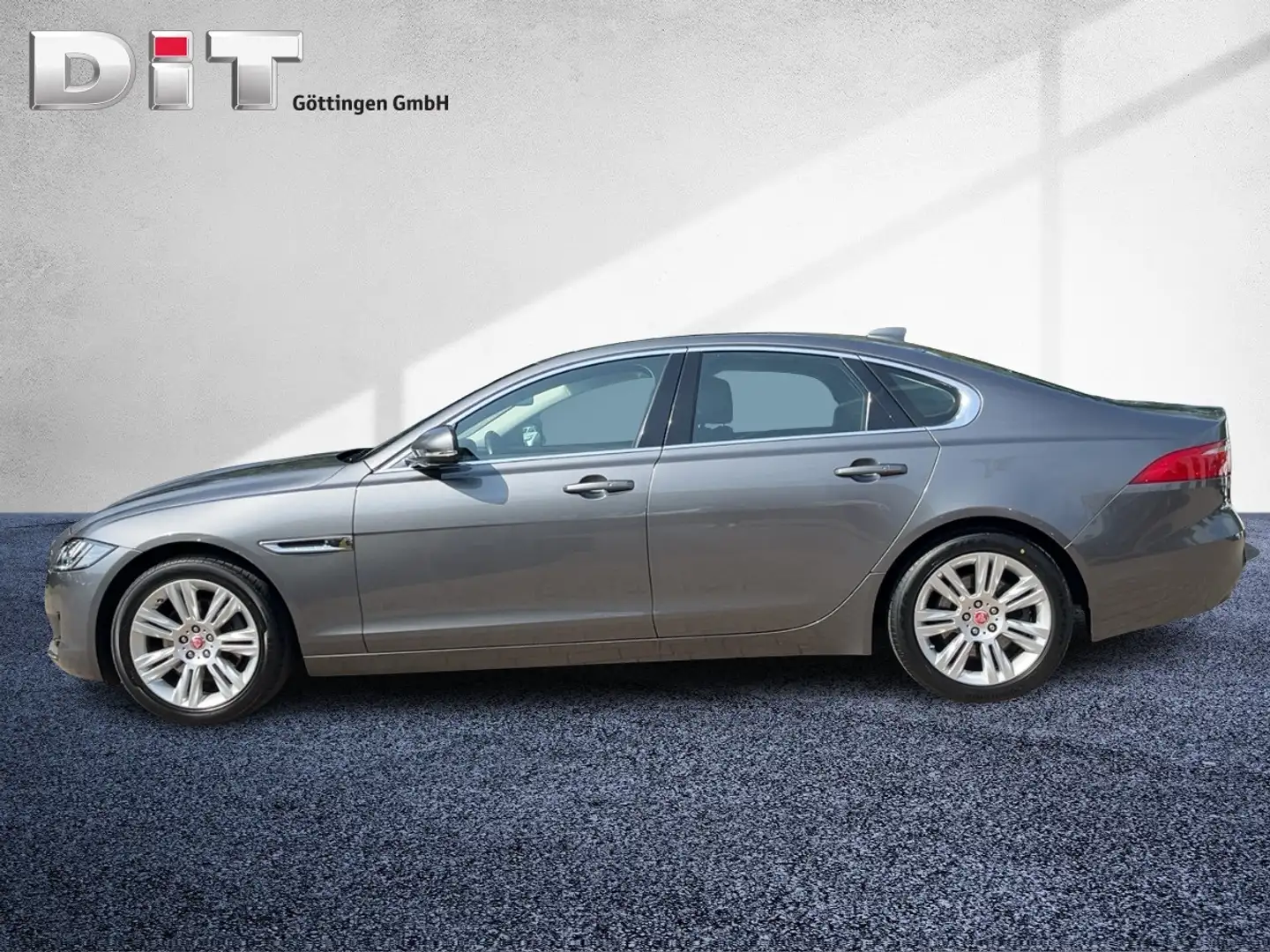 Jaguar XF 25t Portfolio 5 Jahre Garantie Grijs - 2
