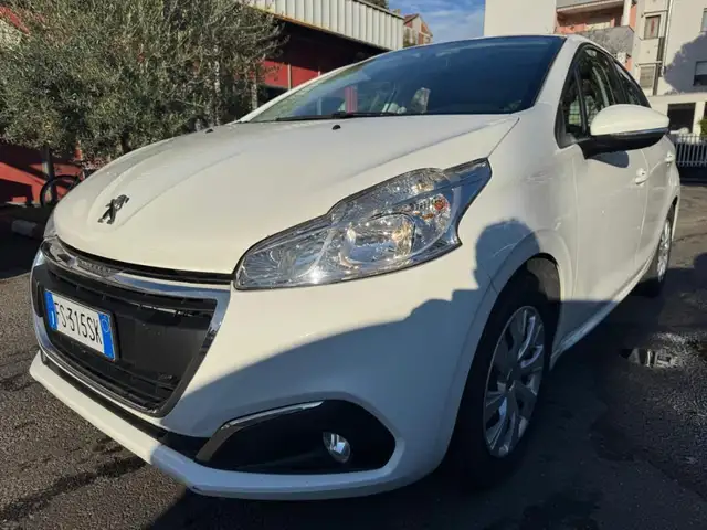 2018 Peugeot 208 in White for sale
