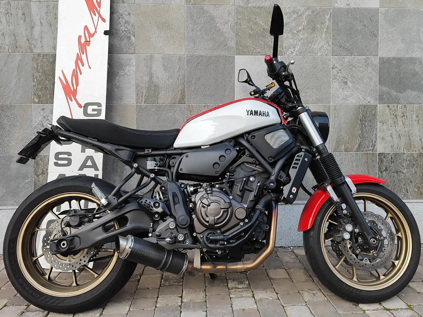 Yamaha XSR 700 Bílá - 1