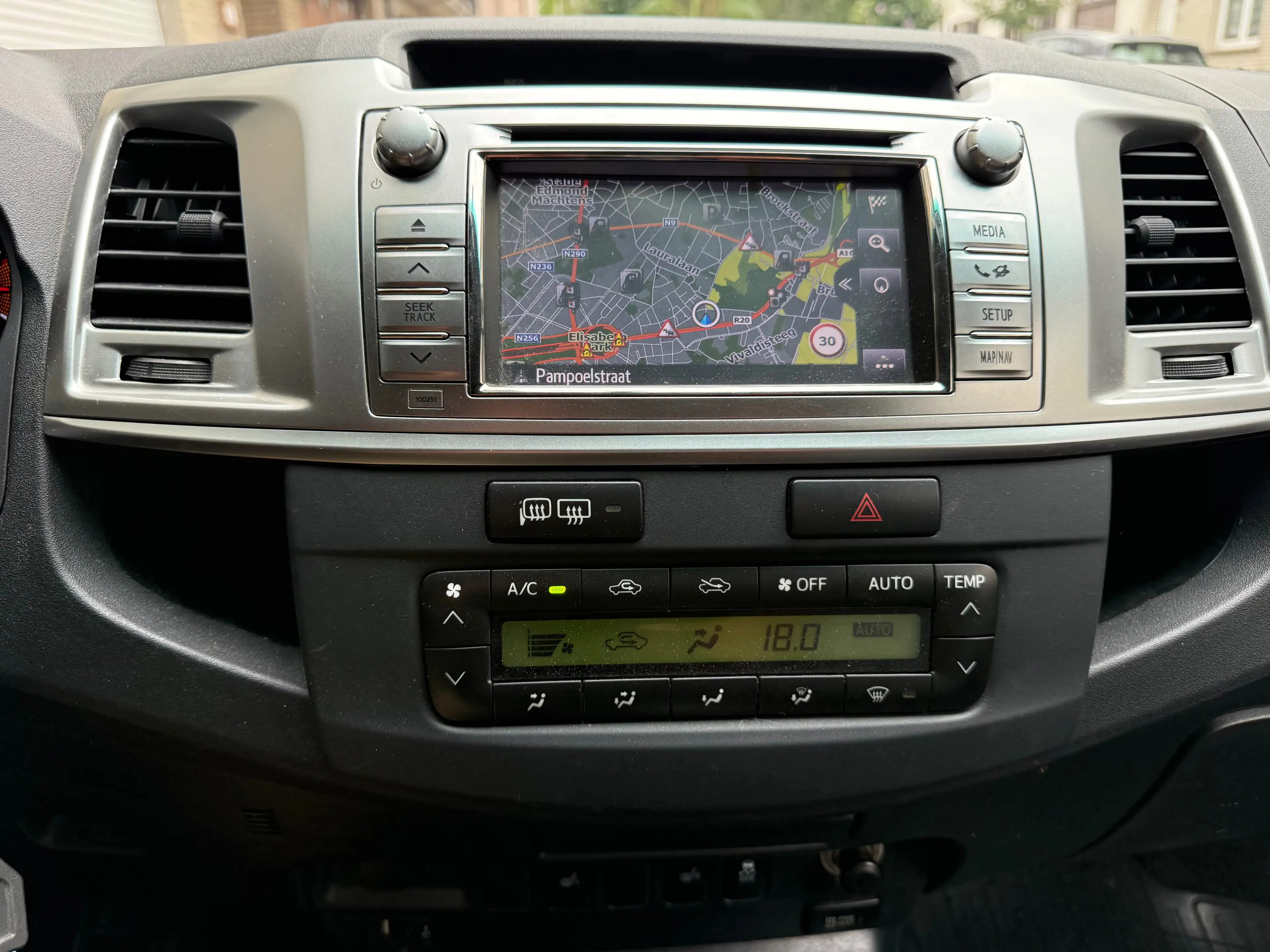 Toyota Hilux 3.0 D-4D 4WD STX AmaZonia AUTOMATIQUE FULL OPTION ÉTAT NEUF 100%BELGE GARANTIE CT✅ TVA RÉCUPÉRABLE — photo 15