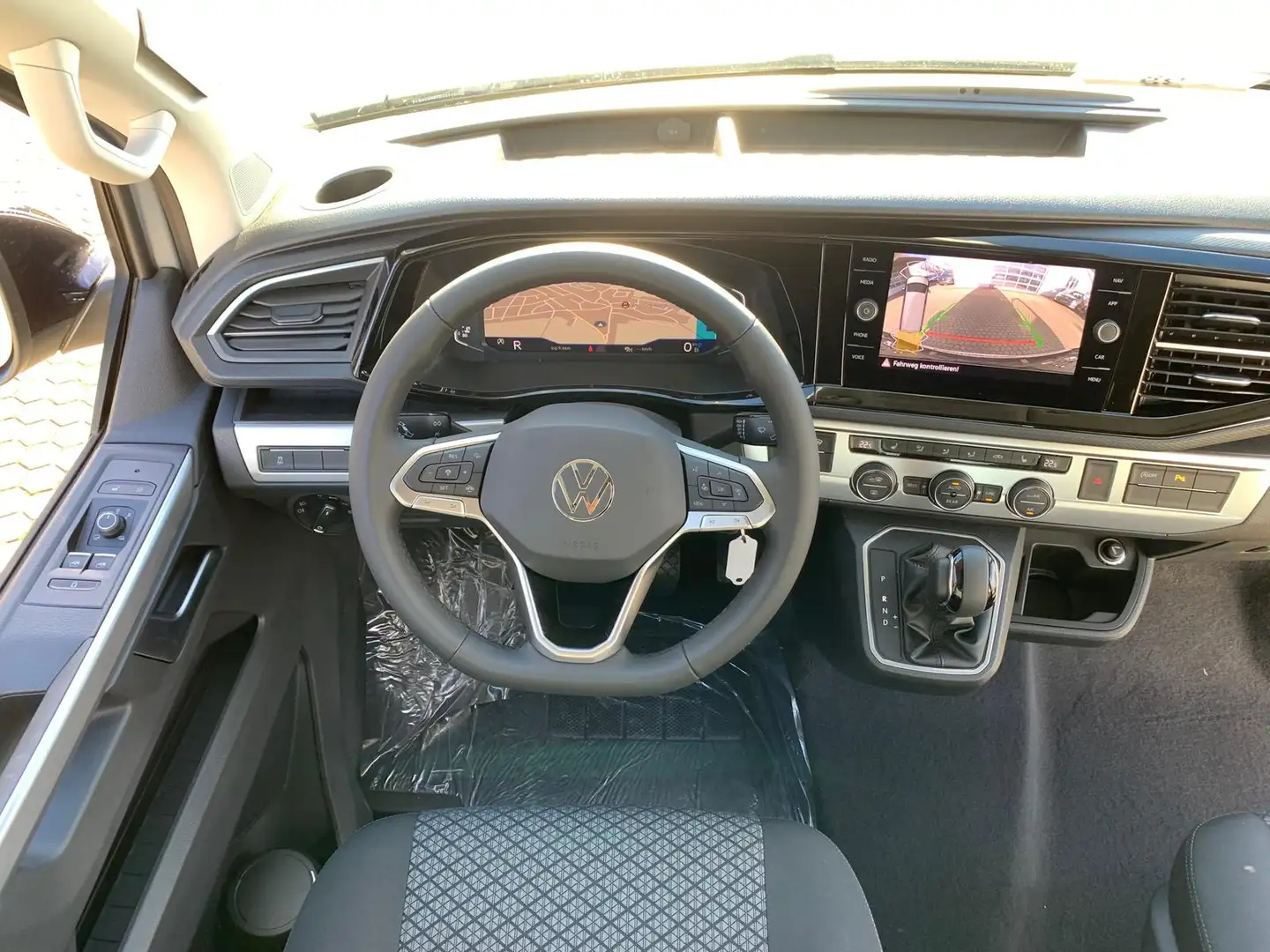 Volkswagen T6.1 California T6.1 Cali Beach Camper Edition DSG 230V Luft-Stand Stříbrná - 2