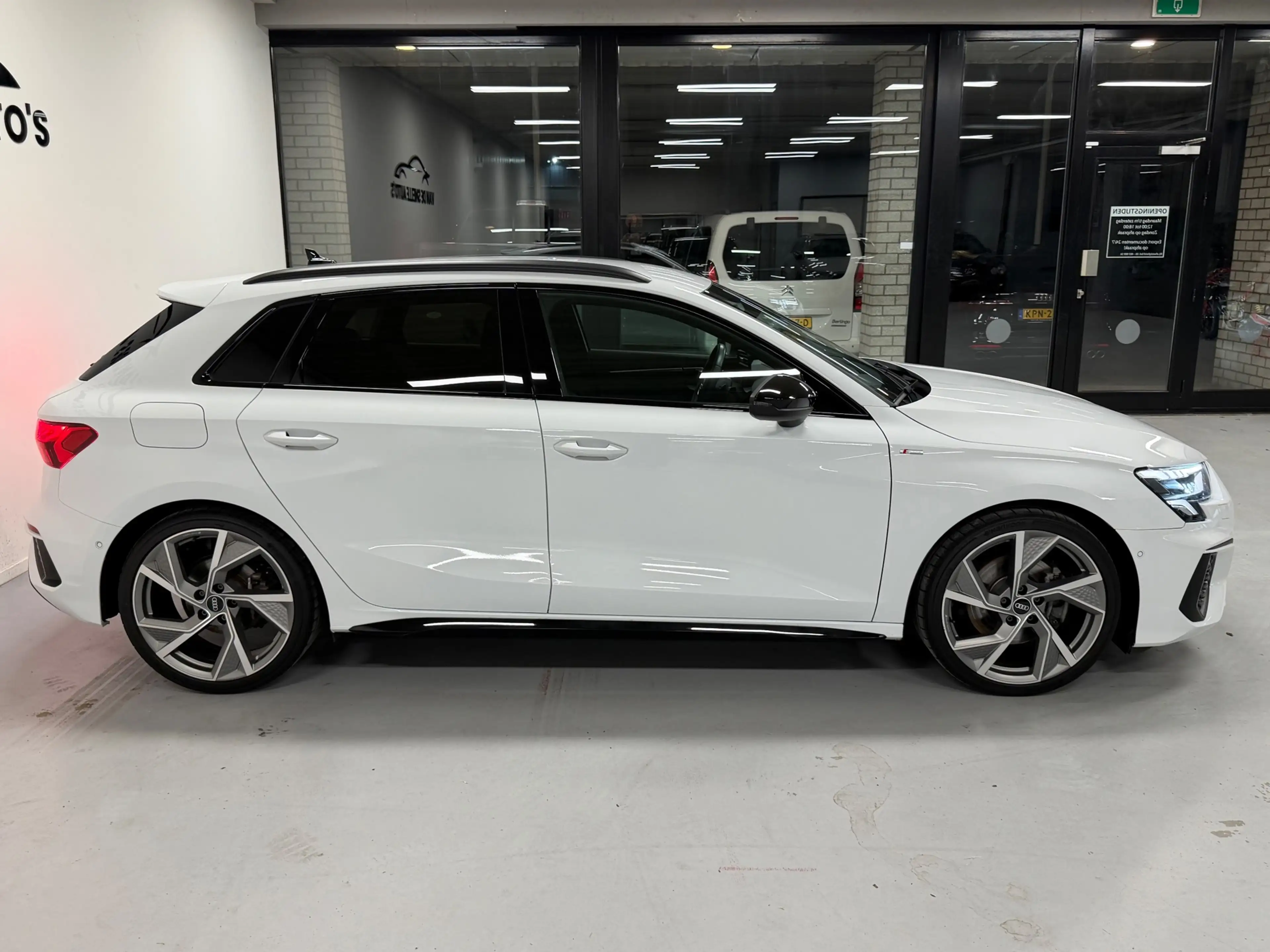 Audi A3 SPORTBACK 35 TFSI Pro Line — photo 6