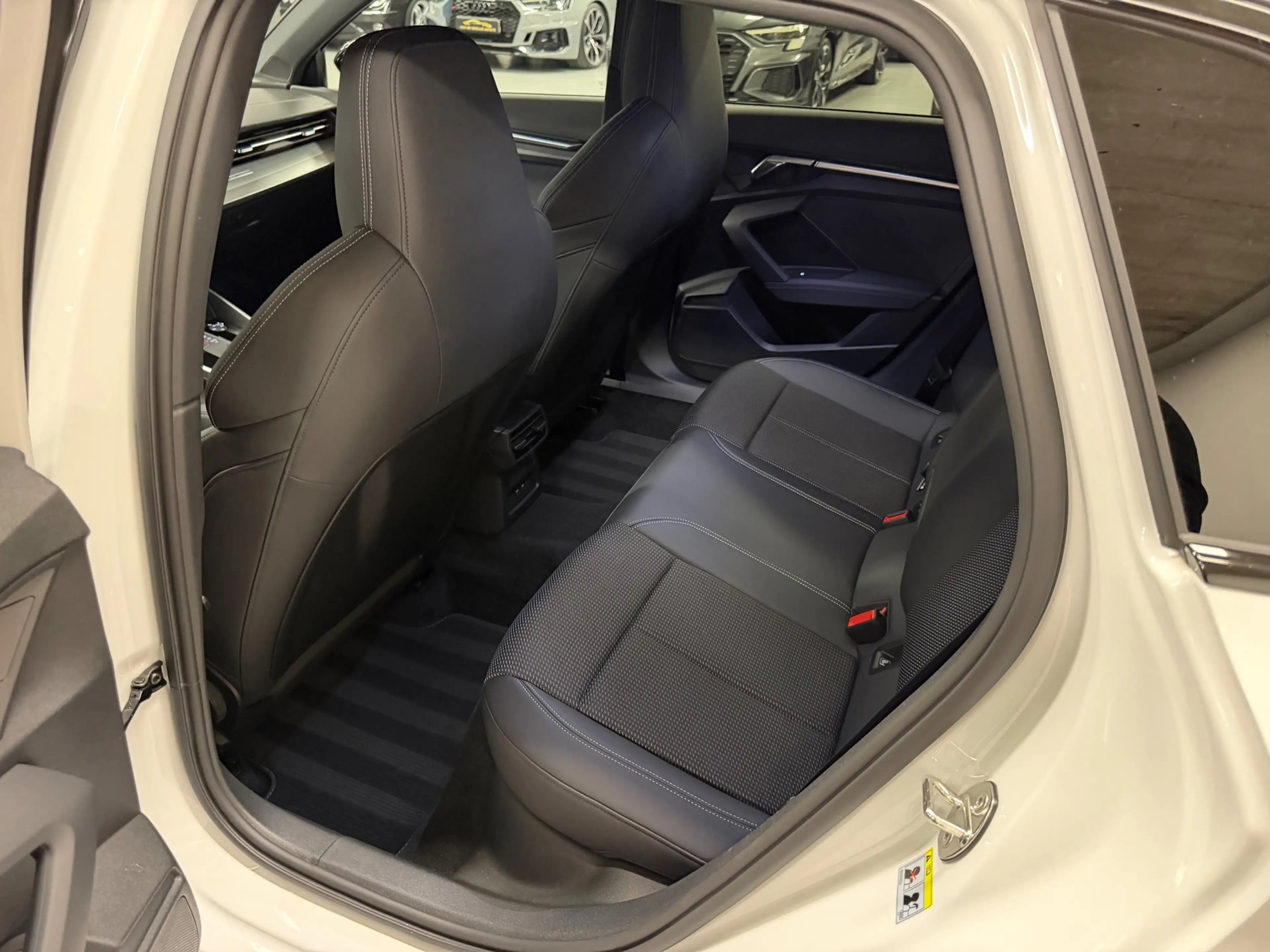 Audi A3 SPORTBACK 35 TFSI Pro Line — photo 18