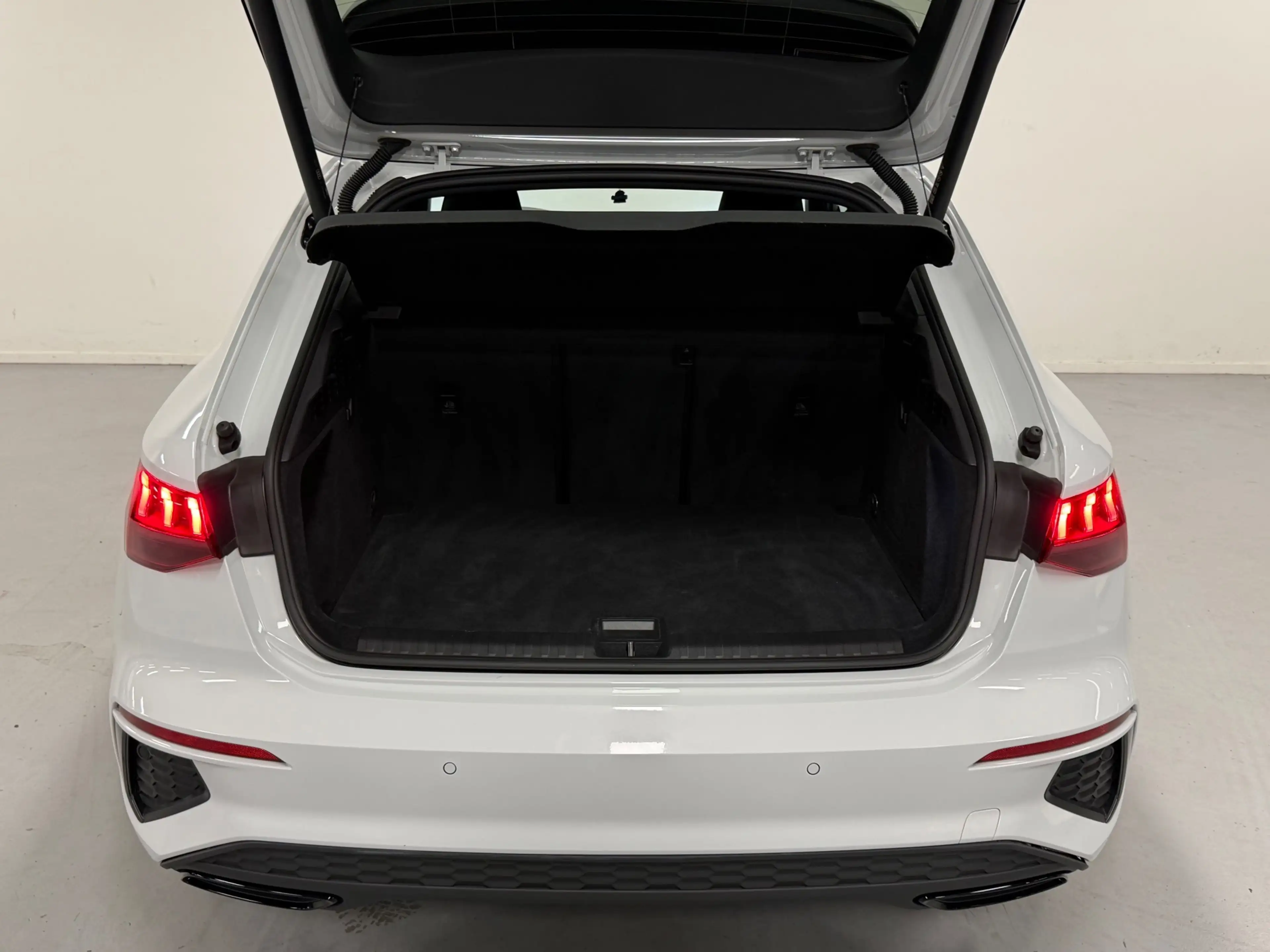 Audi A3 SPORTBACK 35 TFSI Pro Line — photo 10